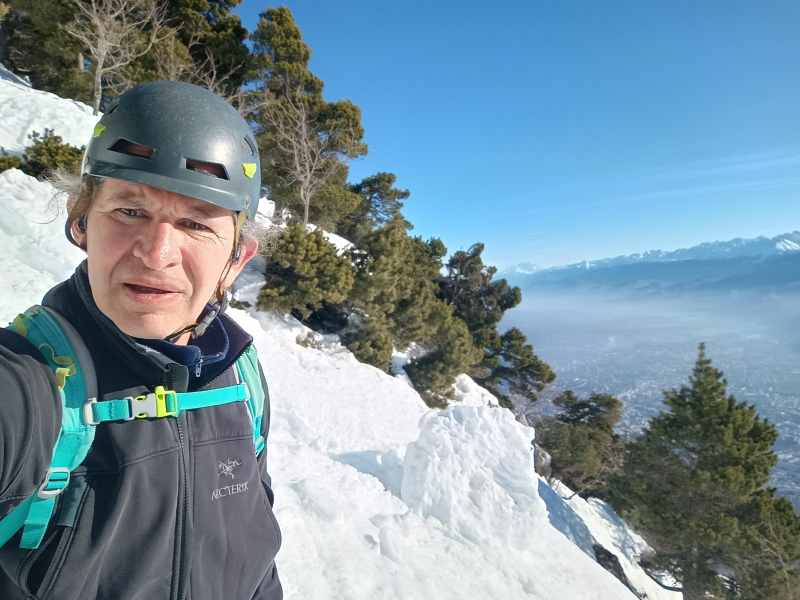 Un escargot plus haut que moi m'acceuille au début de la descente!