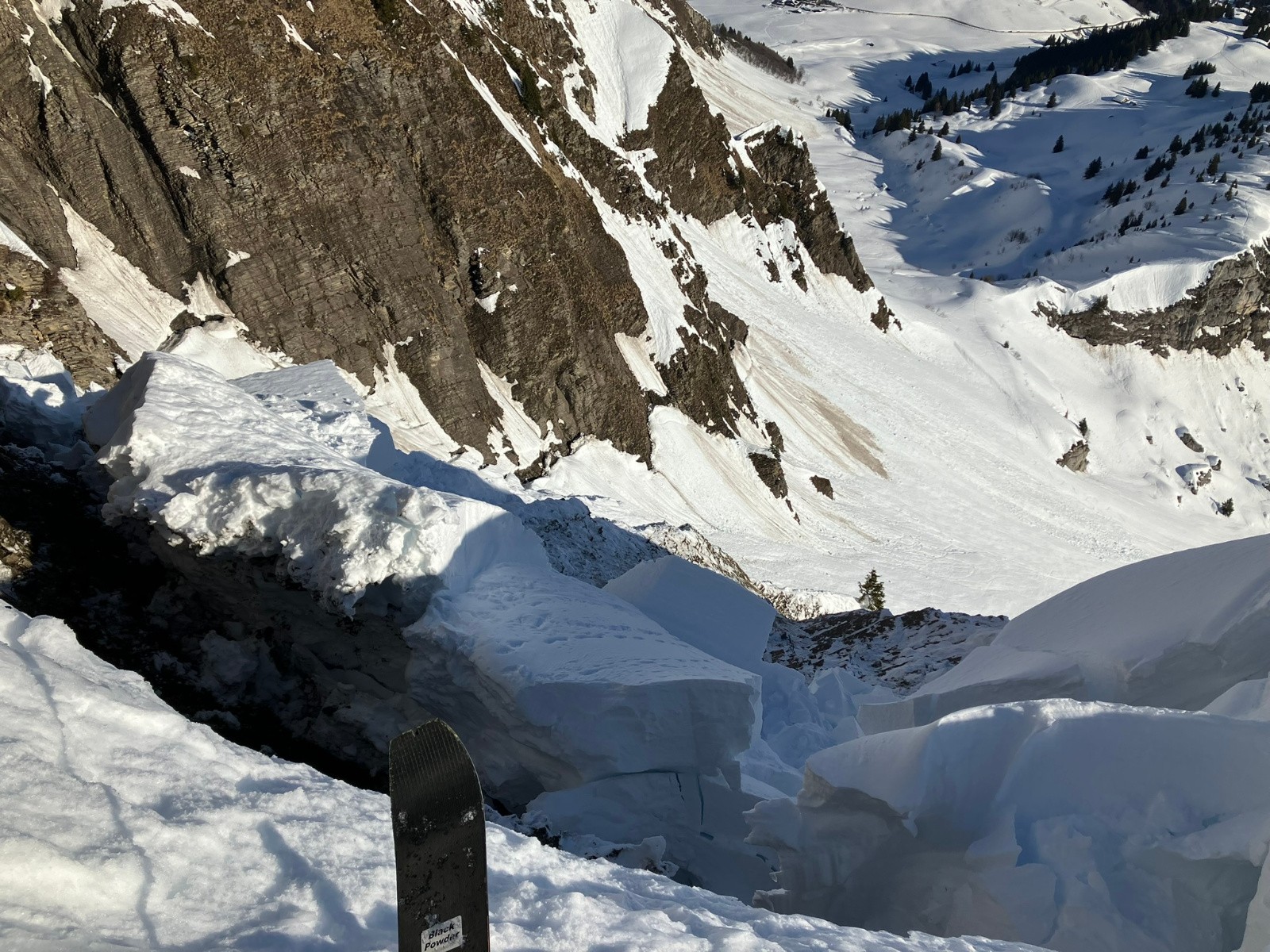 Les séracs qui attendent de tomber