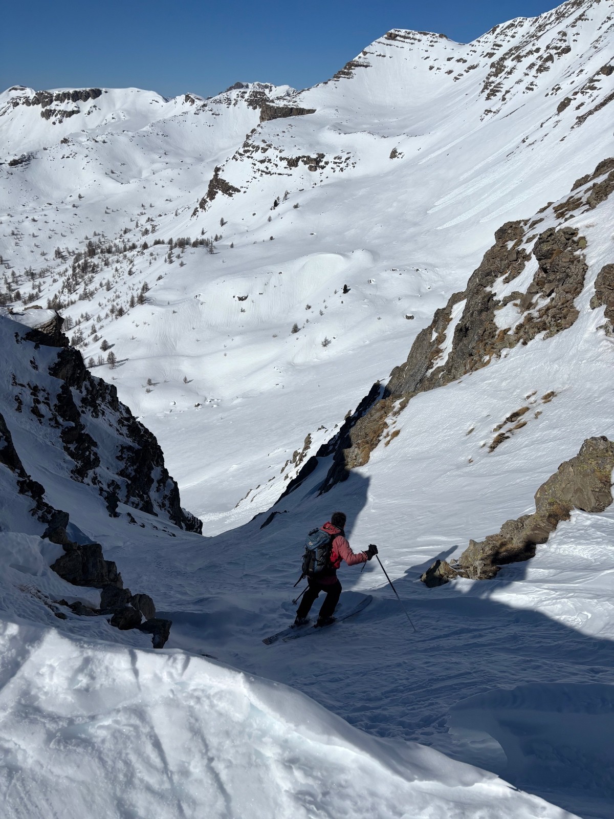 À l’entrée du couloir
