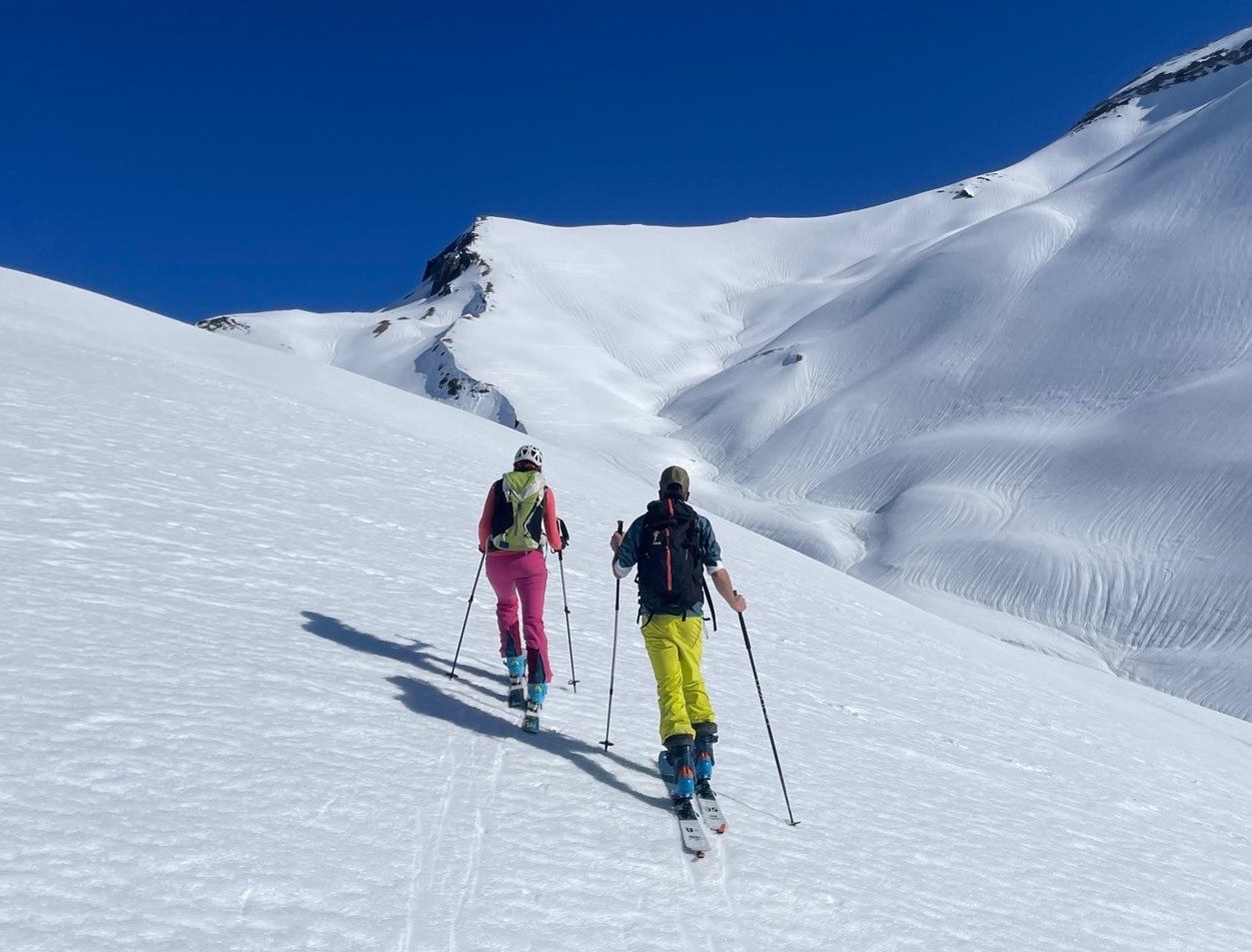 &nbsp;Sommet et sa face Sud en vue