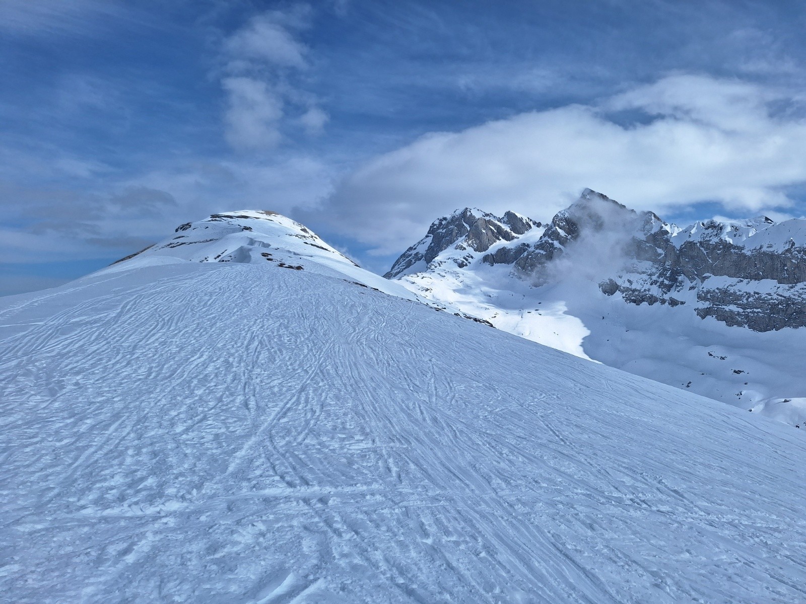 Dents du Midi et Bostan encore au soleil... mais trop loin 😄