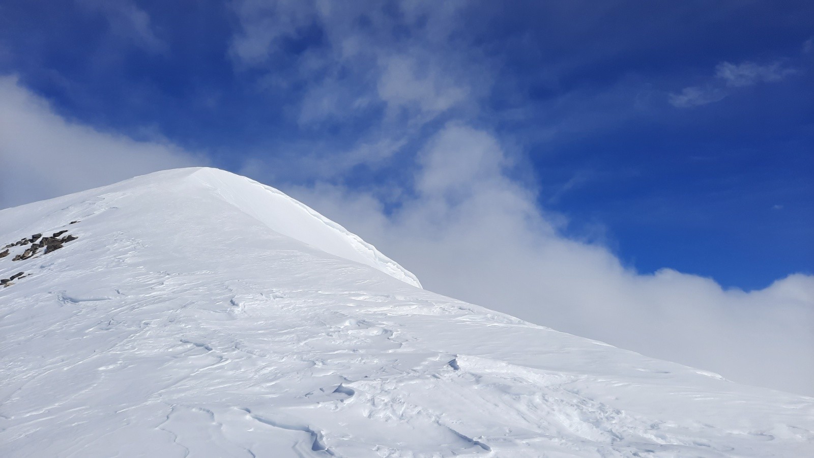 #9 Corniche sur la pente vers le Neyrard Corniche sur la pente vers le Neyrard