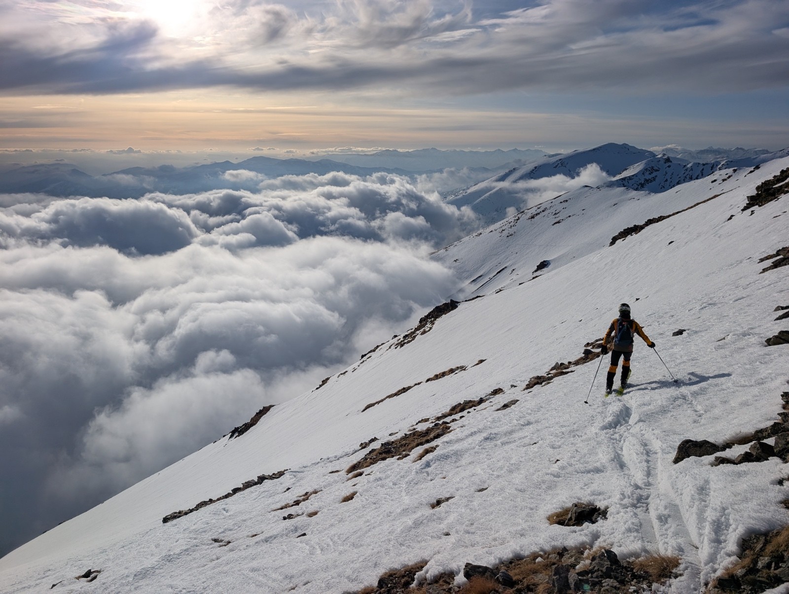 &nbsp;Idem. Descente moquette&nbsp;