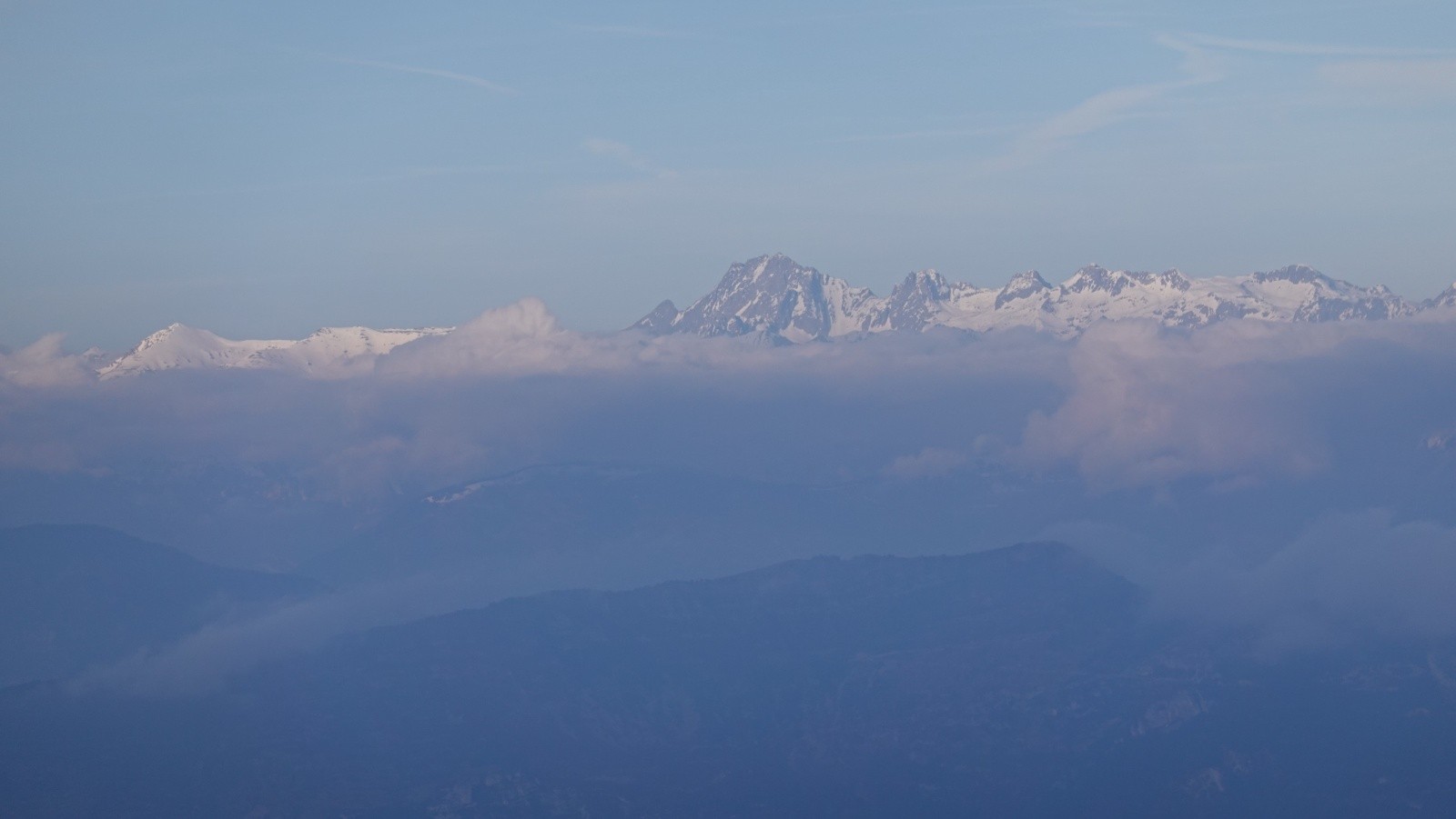 La Cime de l'Argentera émerge des nuages
