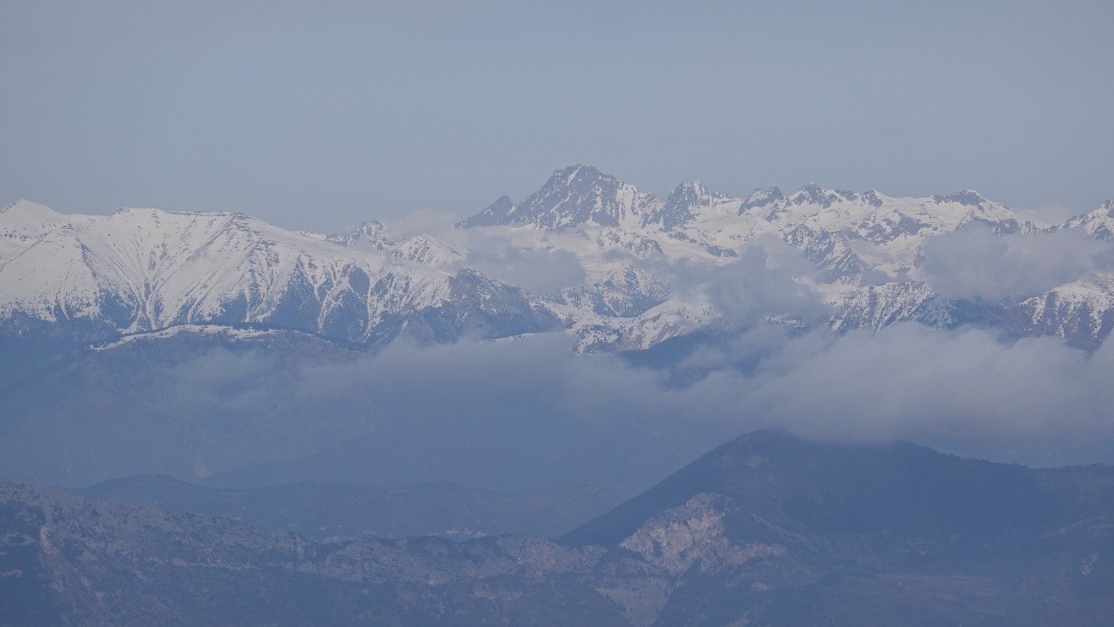 Panorama au téléobjectif sur l'Argentera