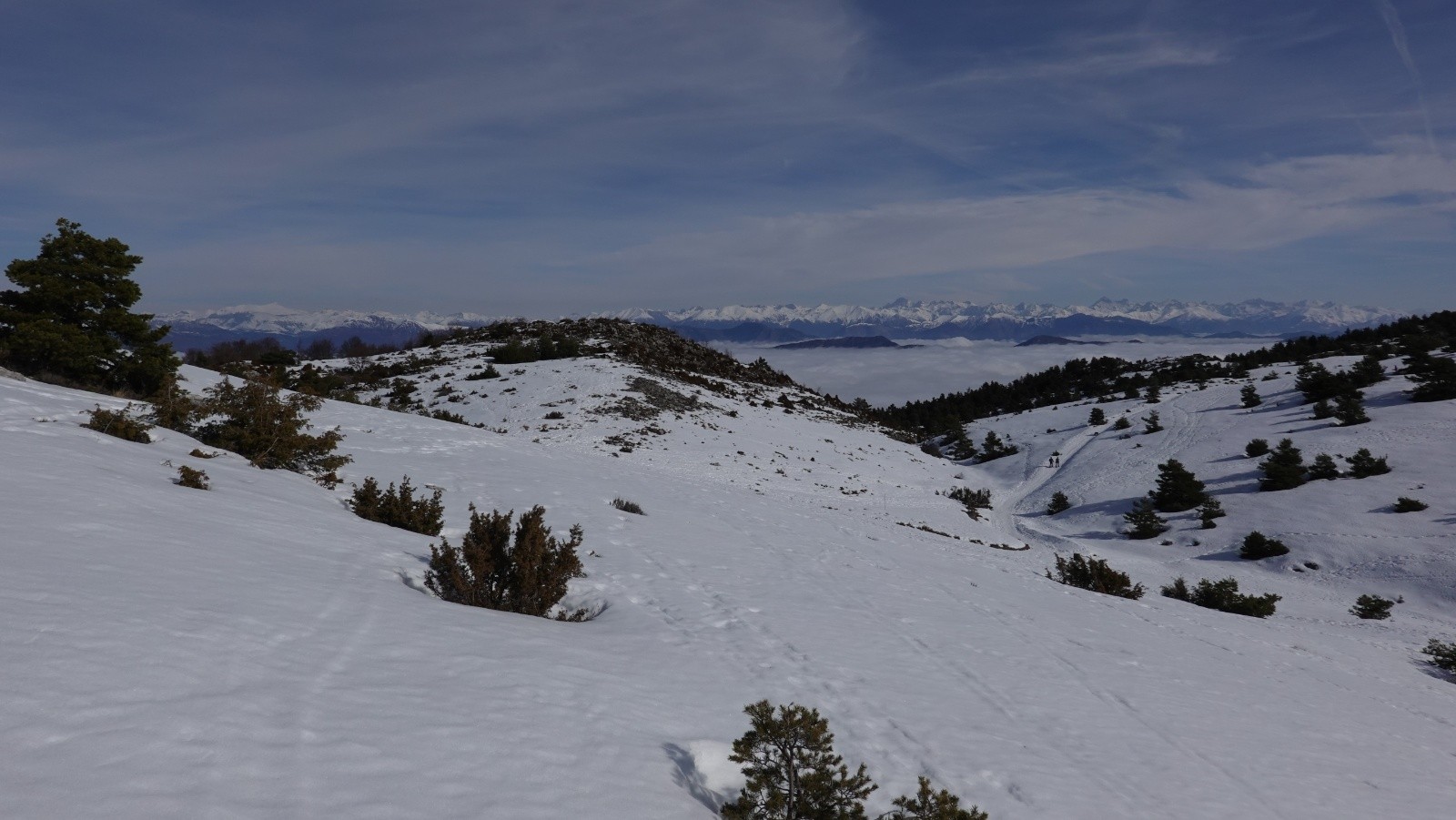 Conditions d'enneigement sur Gréolières avec vue sur le Mercantour