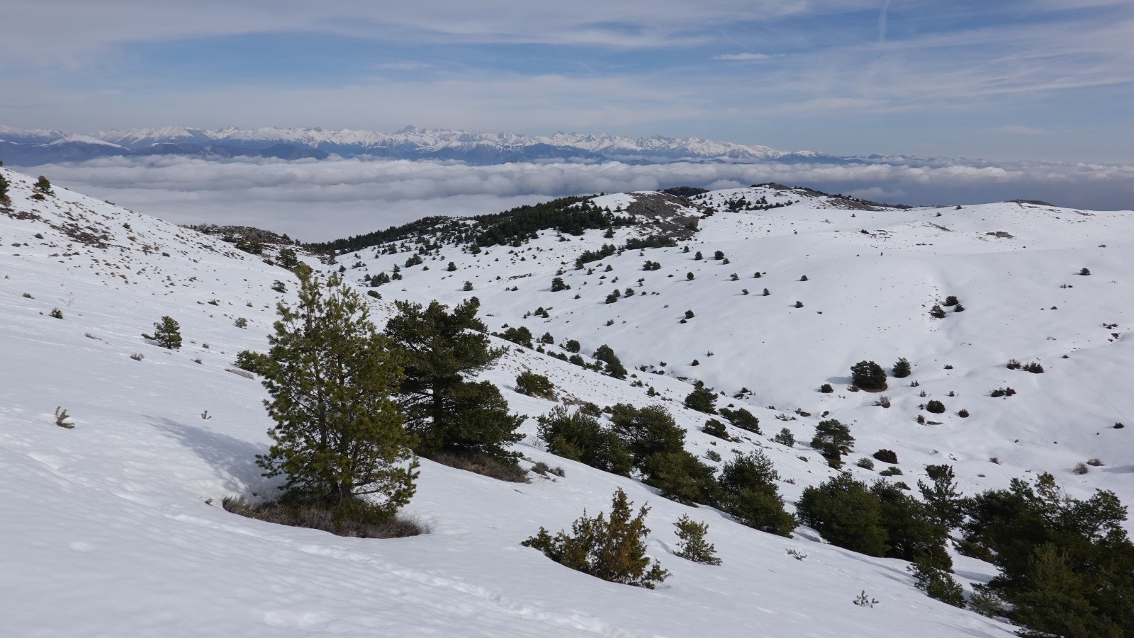 Descente en versant Est de Jérusalem sur fond de Mercantour