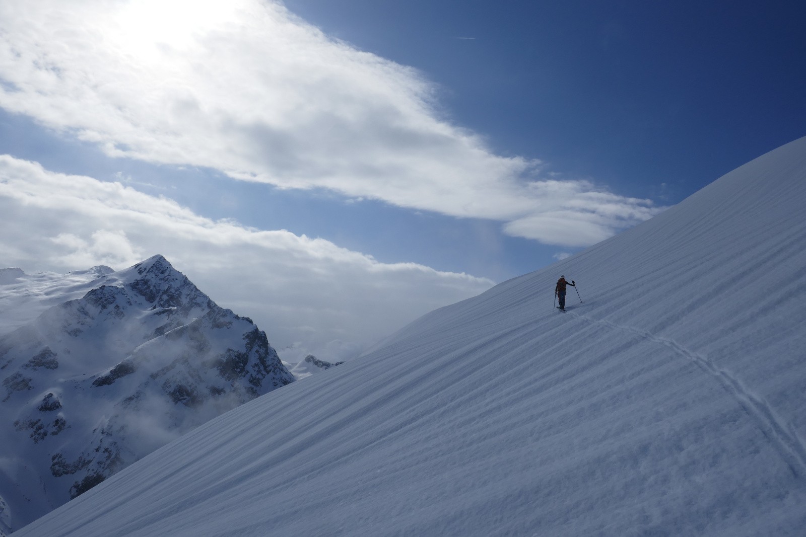 #30 Bientôt à l Bientôt à l'entrée du couloir