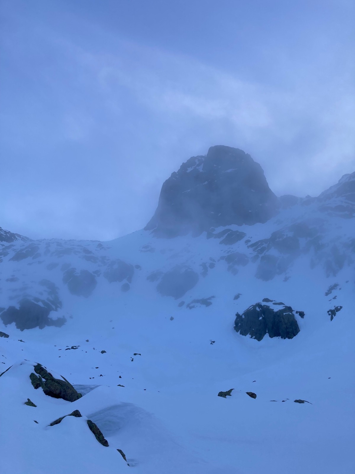 &nbsp;La Cougourde au sortir de la brume
