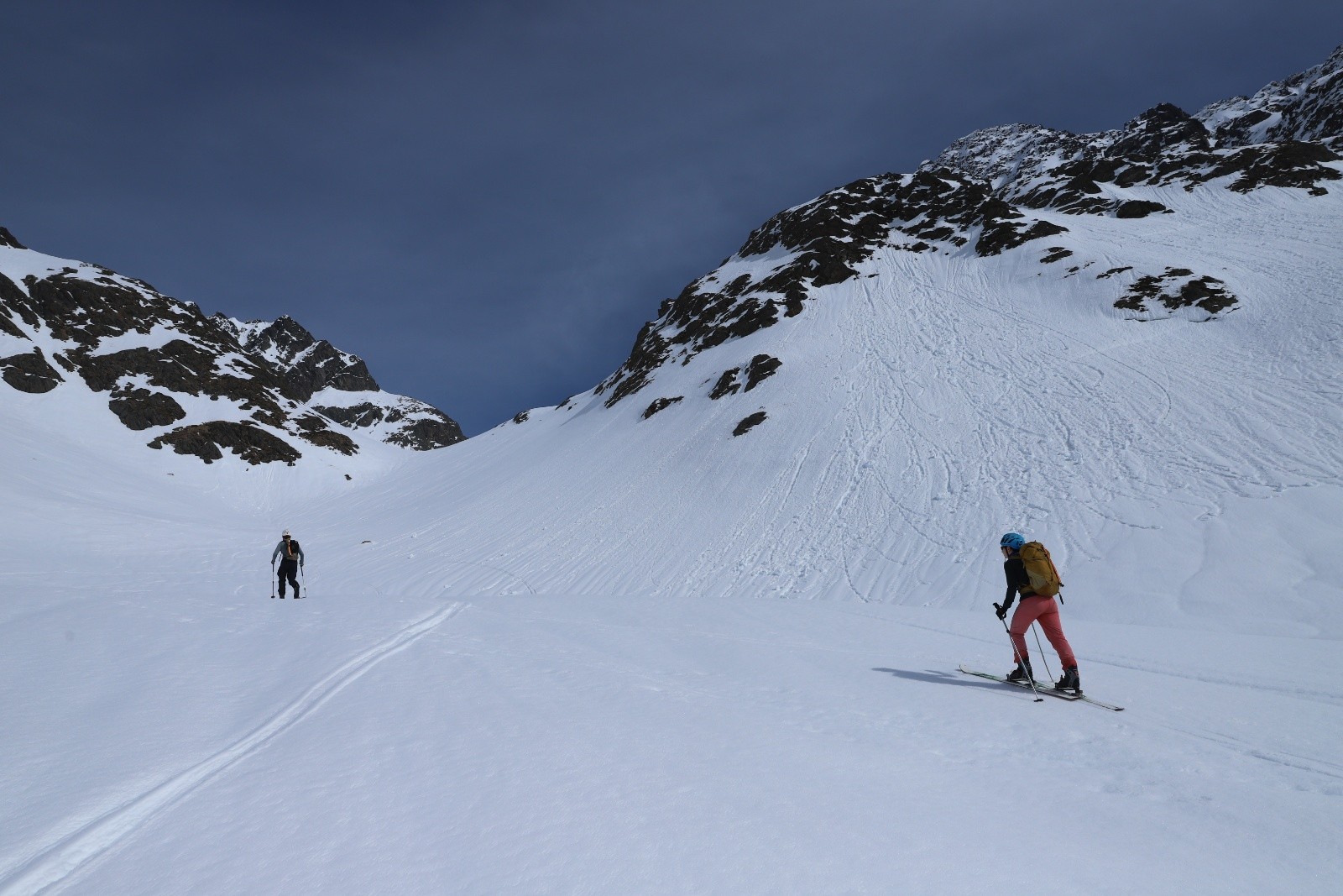 &nbsp;Remontée entre les lacs Blanc et Noird