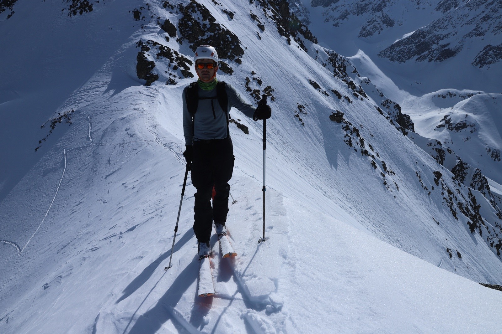 Léo, qui cache bien Marine !
