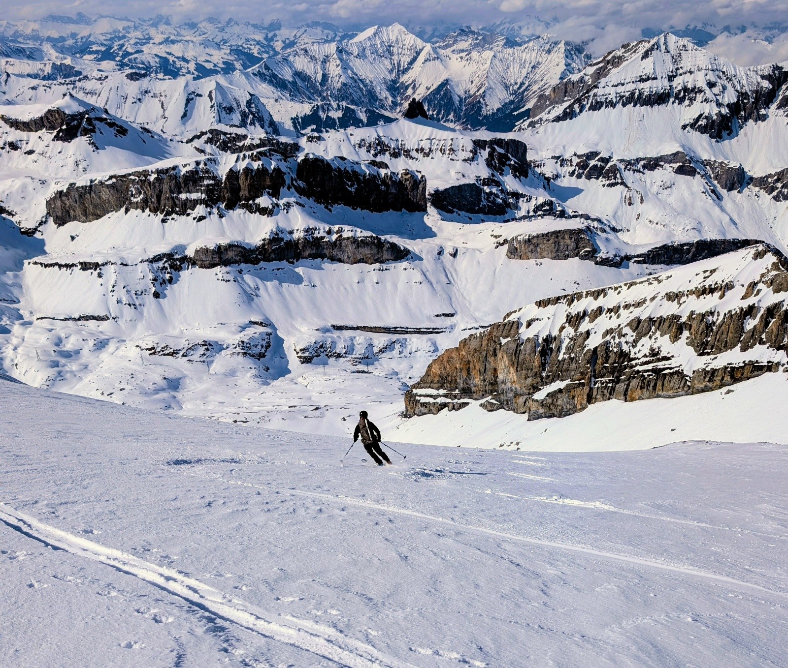 Descente du Rinderhorn, face au&nbsp;Felshore