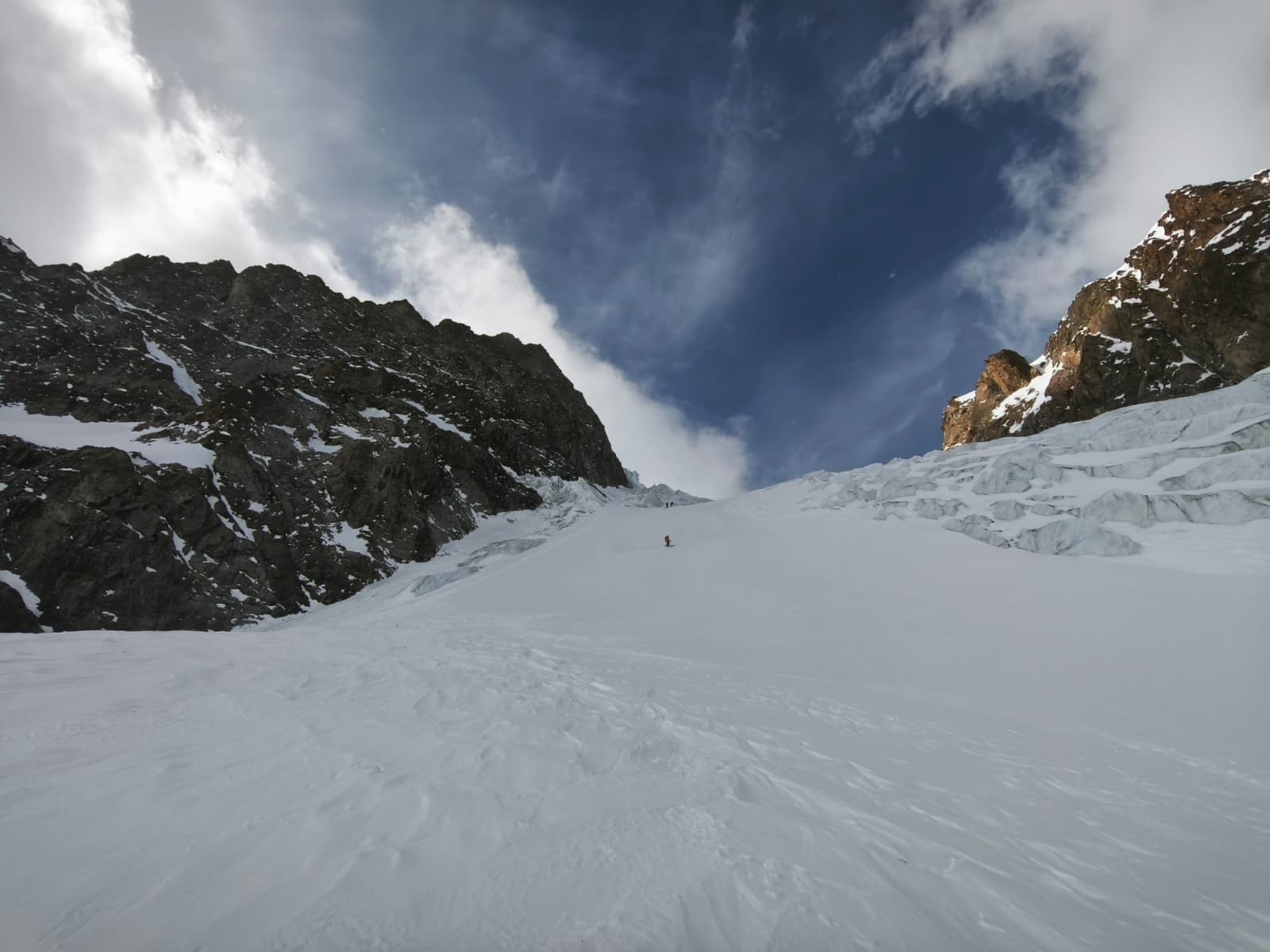 &nbsp;Le glacier de la Grande Ruine, sous le col de la Casse Déserte