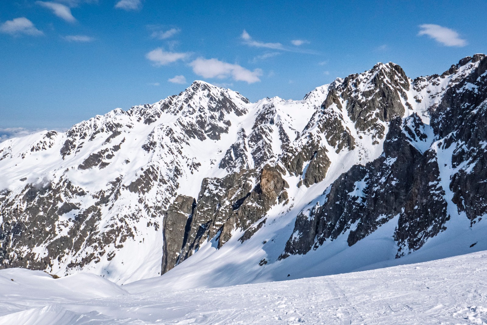 #7 Le vallon N des Mouchillons qui devait être skié ce jour, du coup il faudra revenir pour le faire! Le vallon N des Mouchillons qui devait être skié ce jour, du coup il faudra revenir pour le faire!