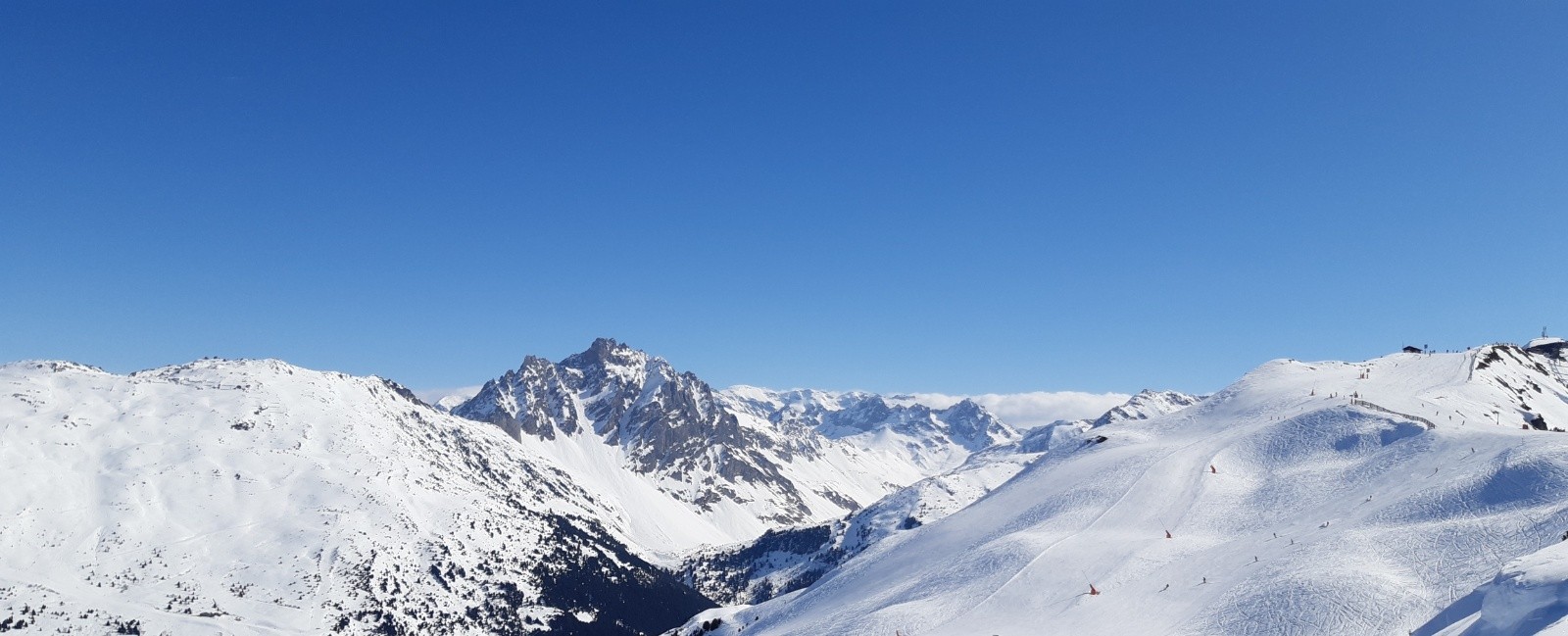 Aig du Fruit et nuages sur la Maurienne
