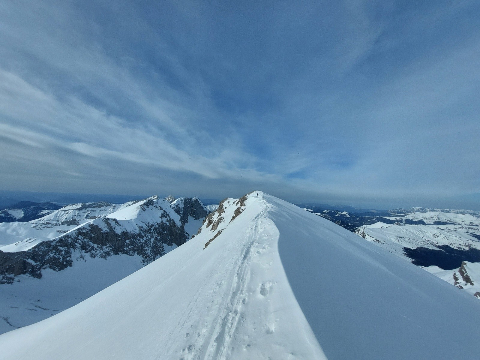 #6 Arète E sommitale du Rocher rond Arète E sommitale du Rocher rond