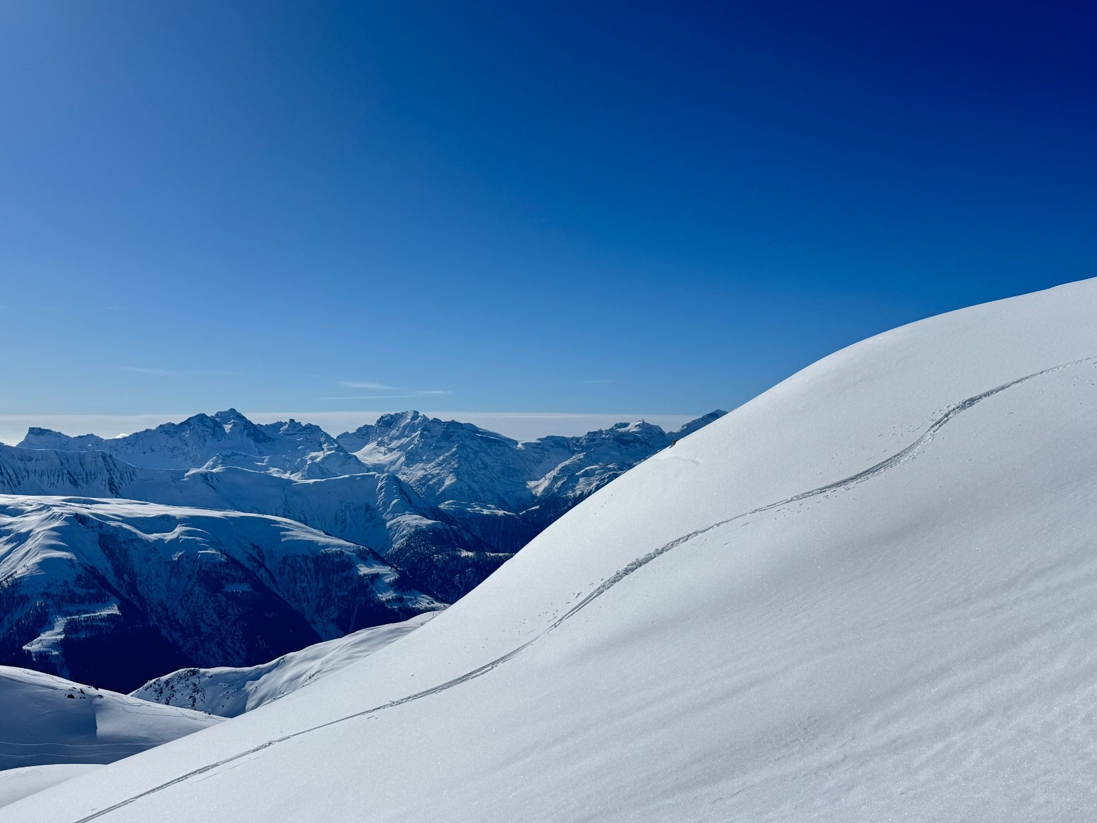 #11 Trace de descente sous le Täaschehorn Trace de descente sous le Täaschehorn