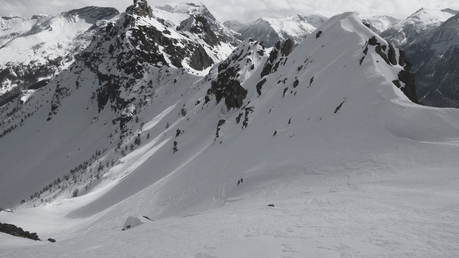 J1 de D à G :&nbsp; col du Gyp, Brec Second et Brec Premier
