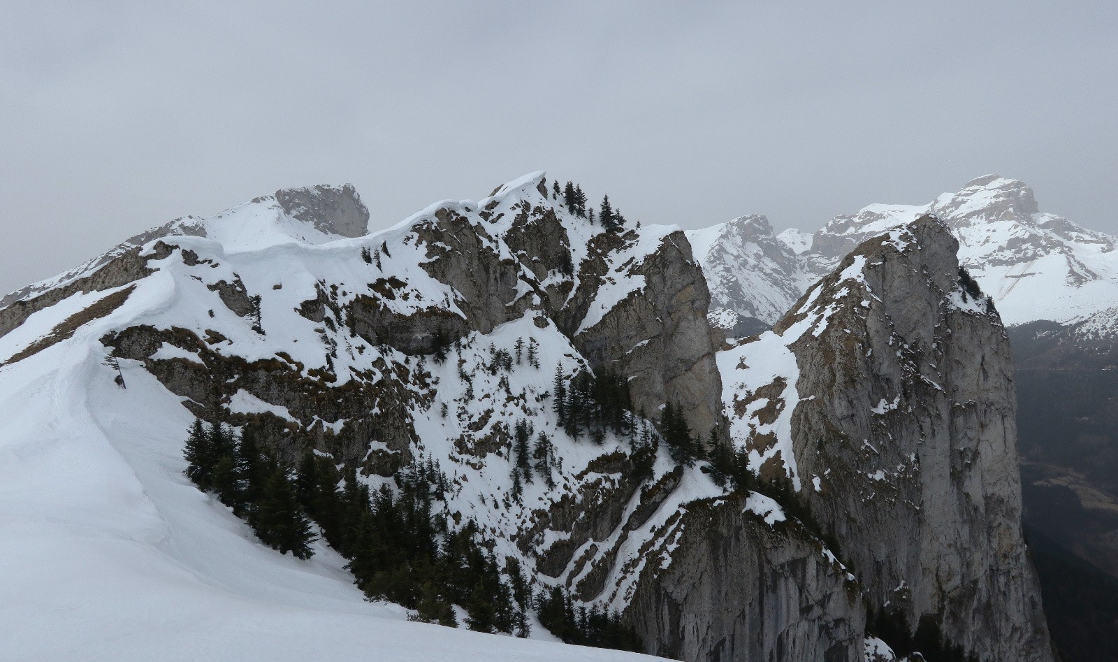 Le Pic Grillon devant l'Obiou&nbsp;