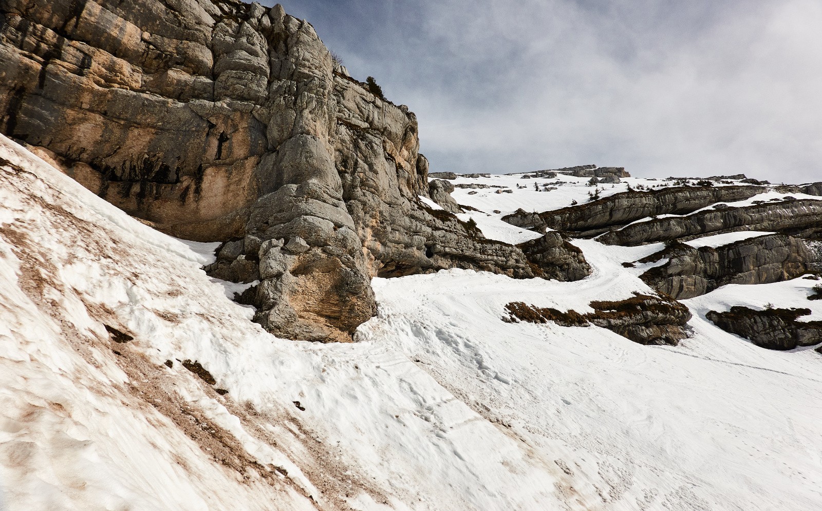 Les traces de la coulée récente...
