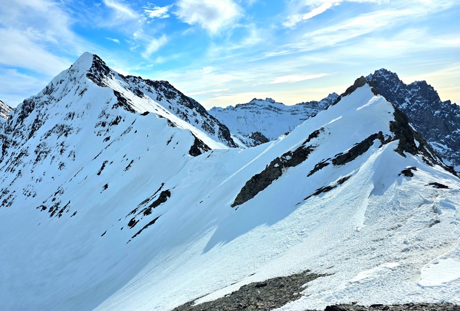 &nbsp;Crête de Malacoste. Vue vers le massif du Chambeyron