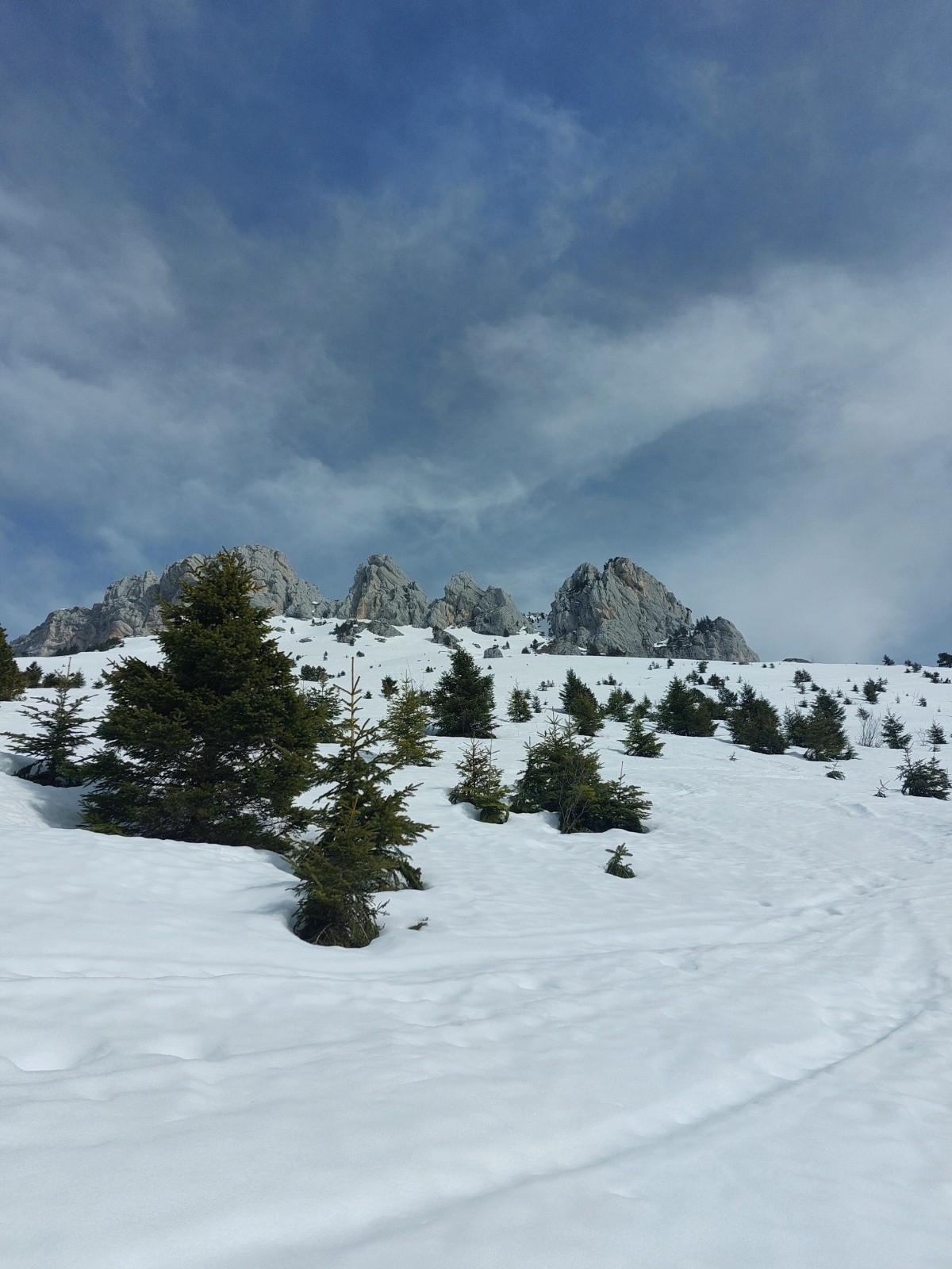 Sous le couloir ouest des lances