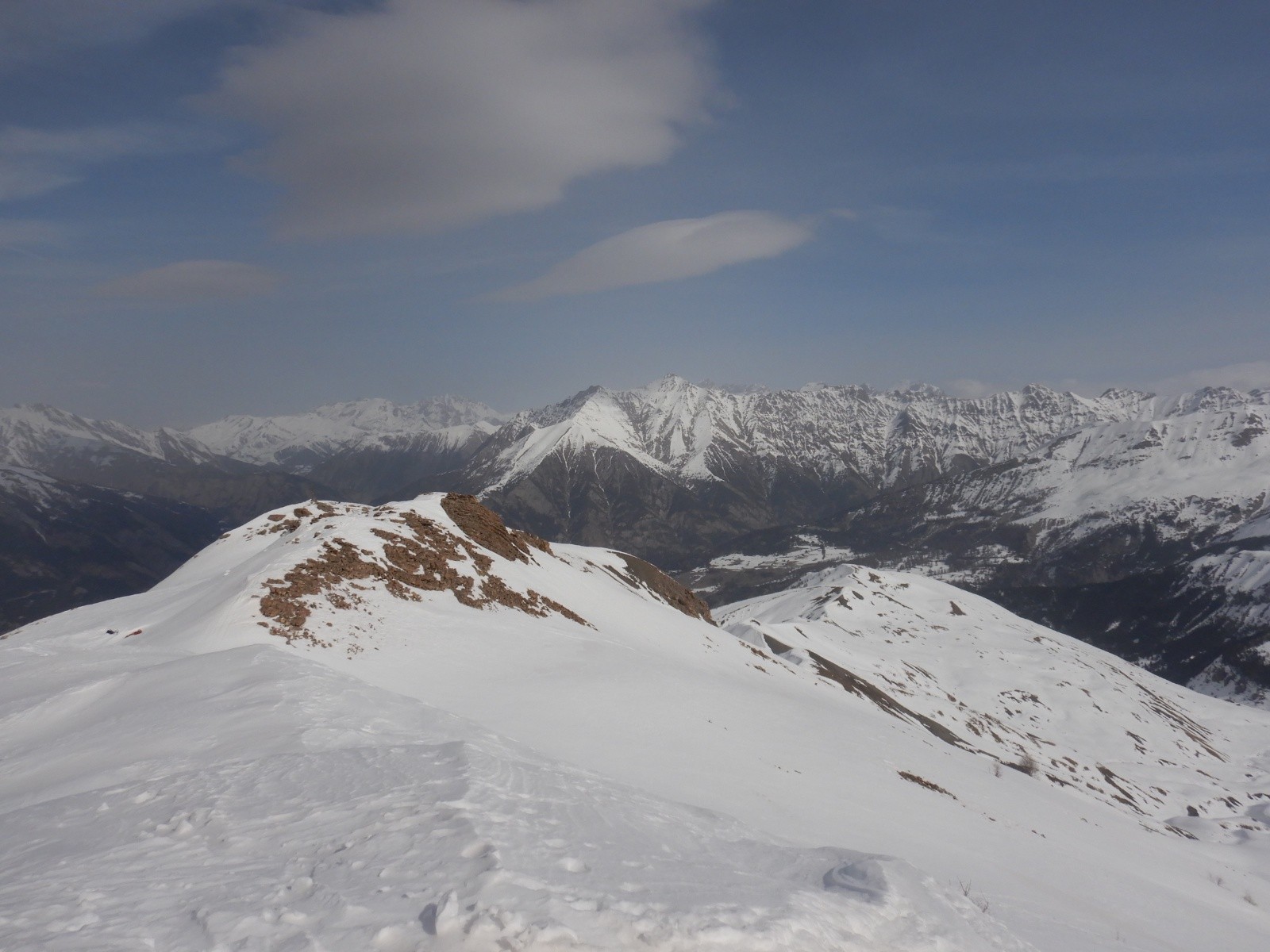 Le sommet à 2605 m avec vers le nord la Croix de l'Alpe légèrement plus basse