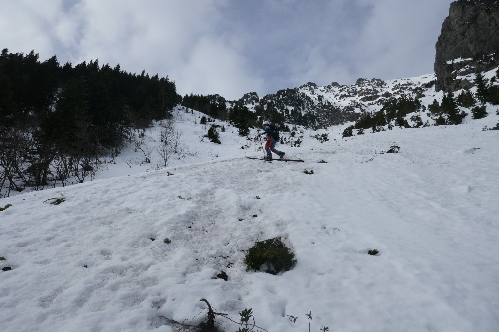 Remontée au milieu des débris 