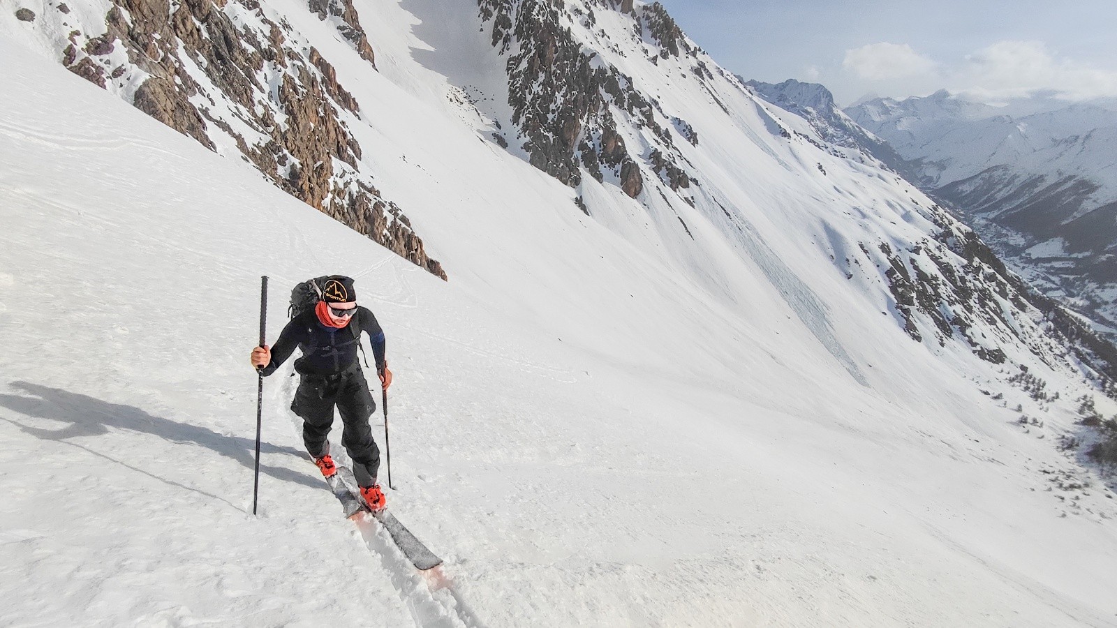 Le très long cône du couloir Est