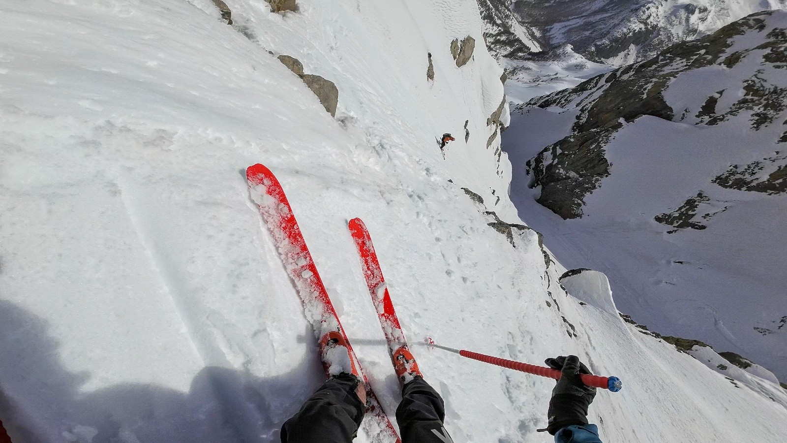 Sur le bas de la variante on rejoint le couloir est de gauche