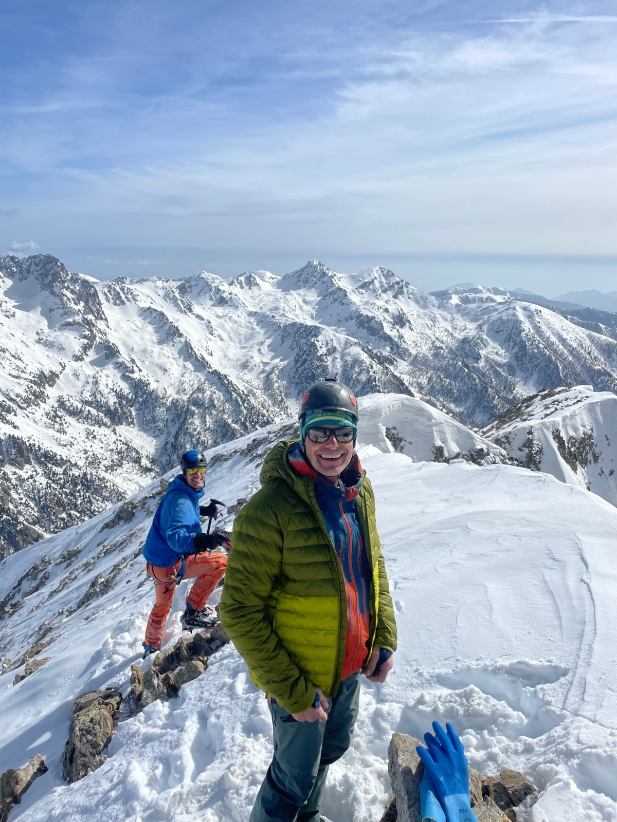 &nbsp;Guillaume et Edward au sommet . Vue sud