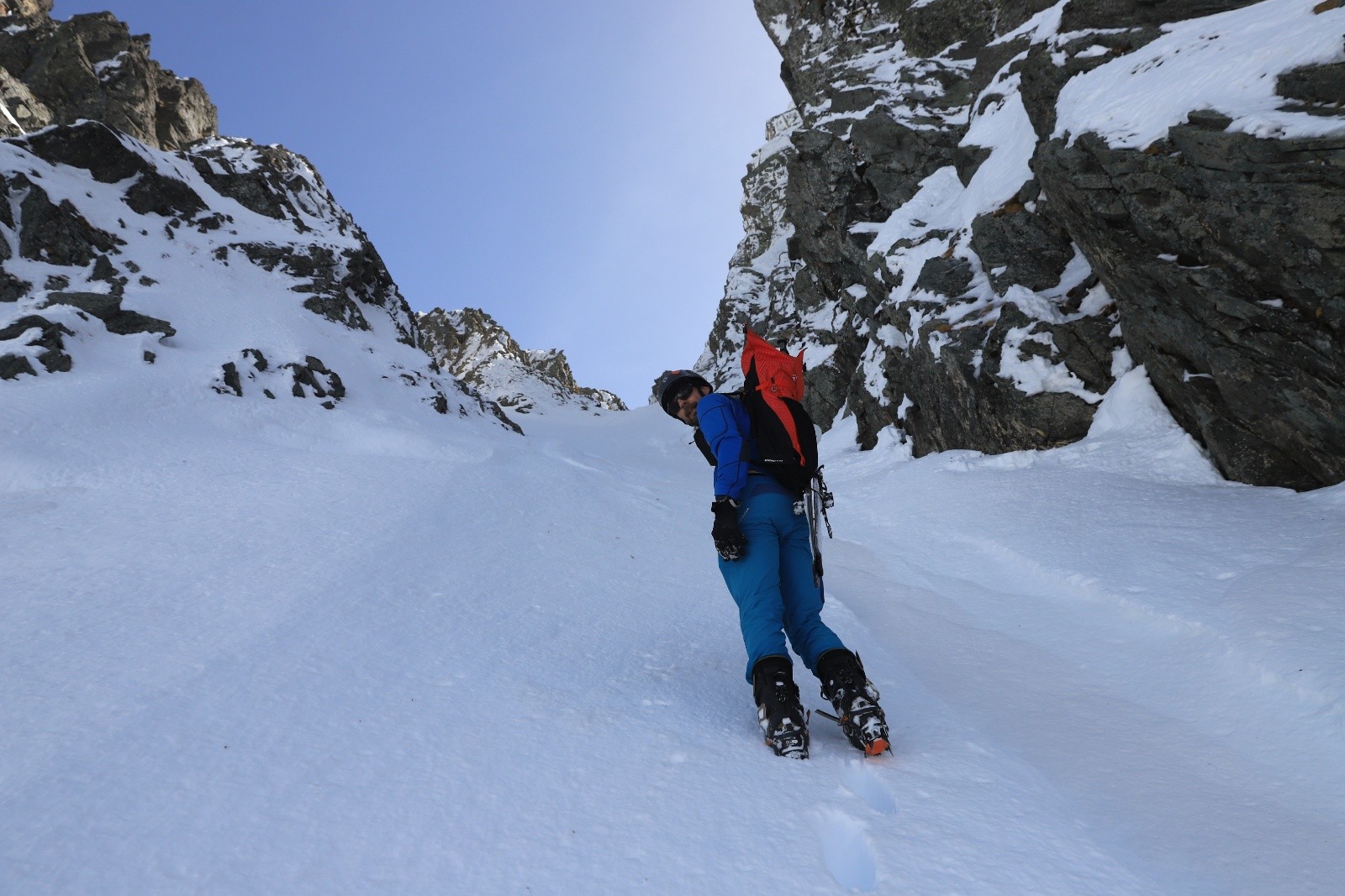 Montée dans le couloir