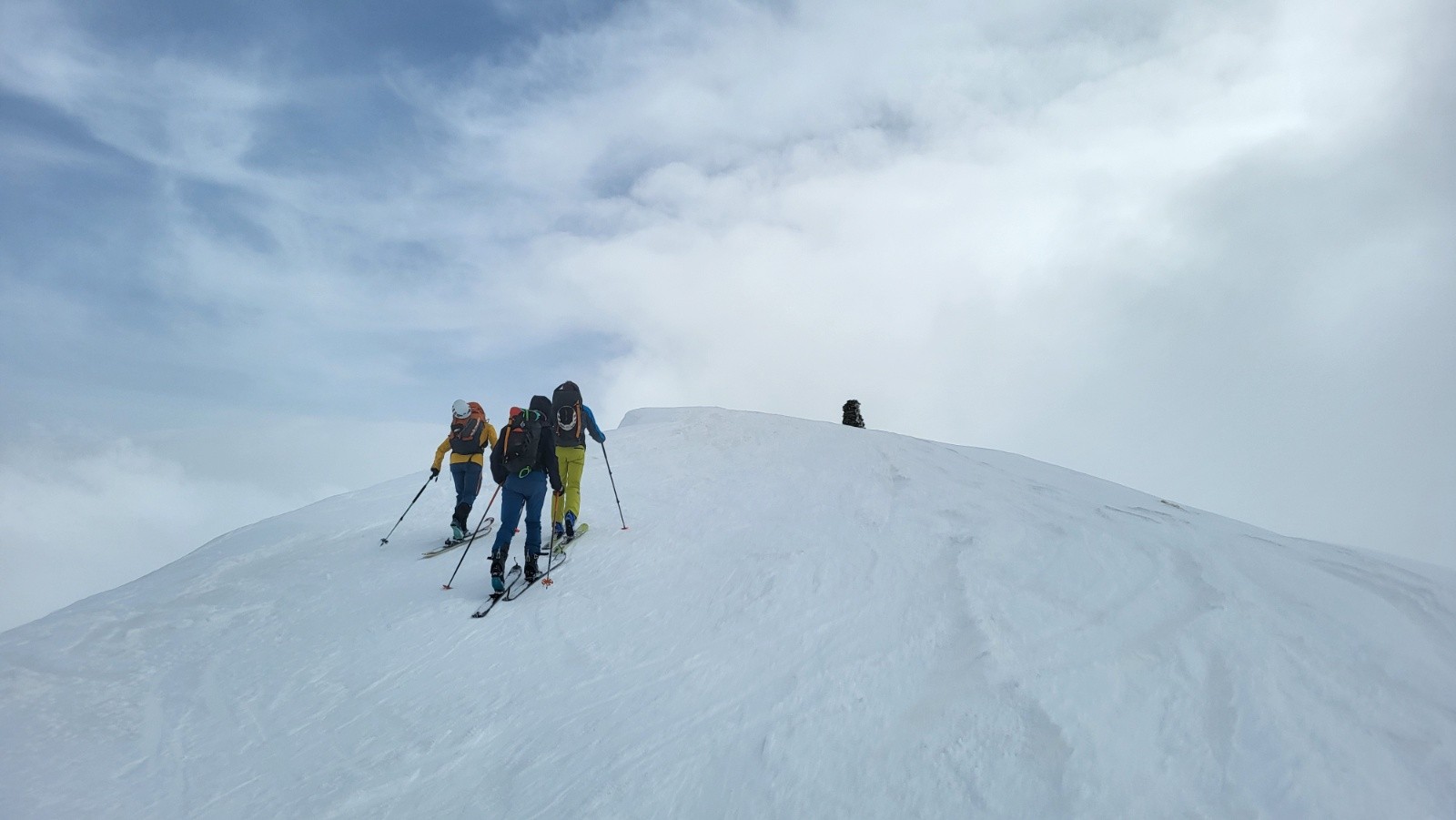 &nbsp;J6 - Une fille et trois garçons dans le vent