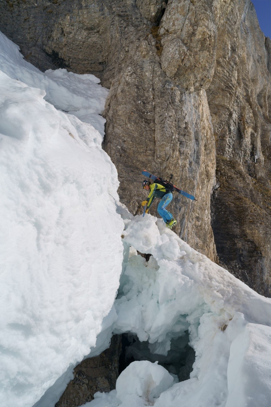 #4 le pont de neige de la cascade de la Fuvelle, pas bouger... le pont de neige de la cascade de la Fuvelle, pas bouger...