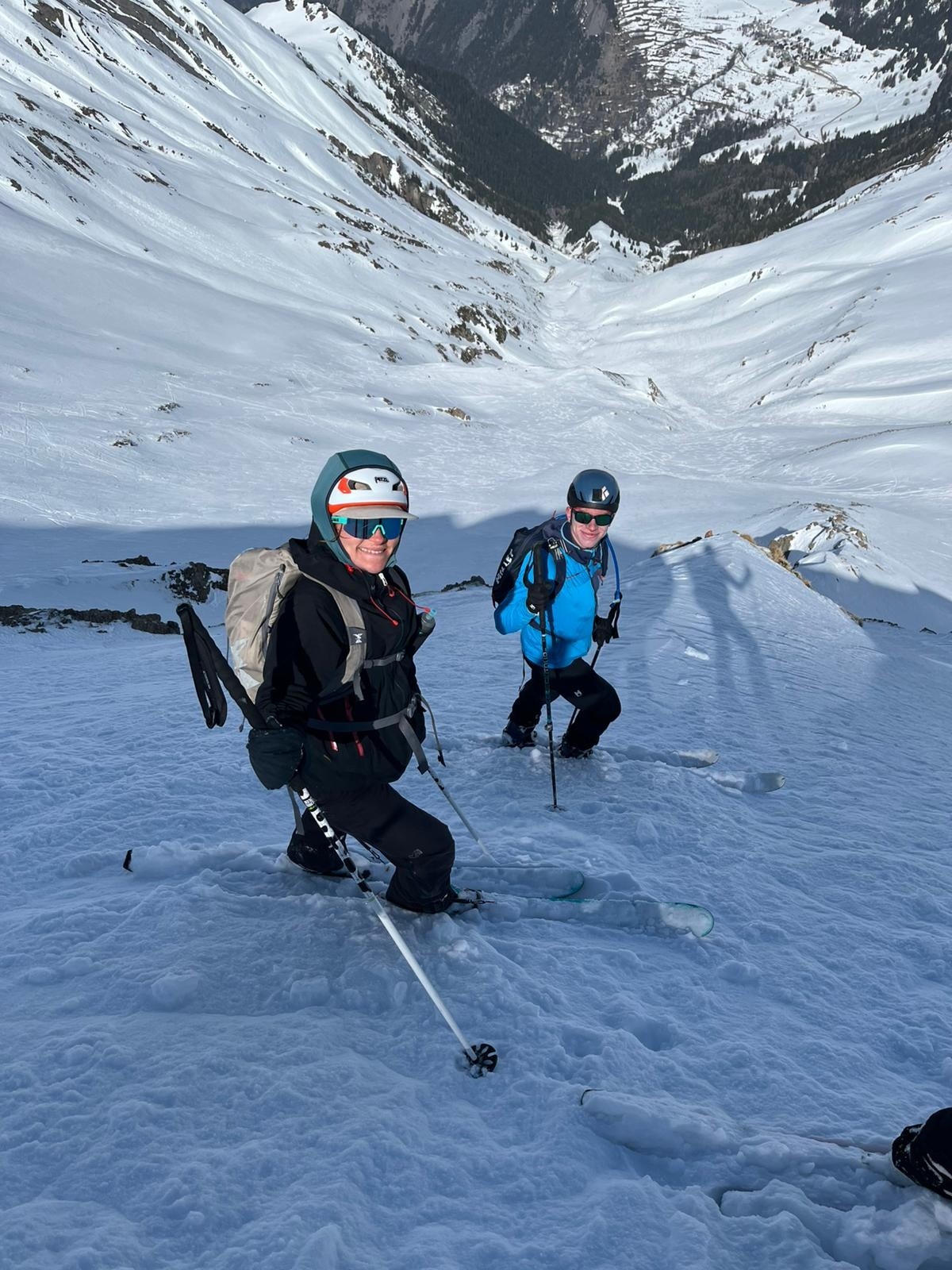 #1 Les jeunes sourire aux lèvres Les jeunes sourire aux lèvres