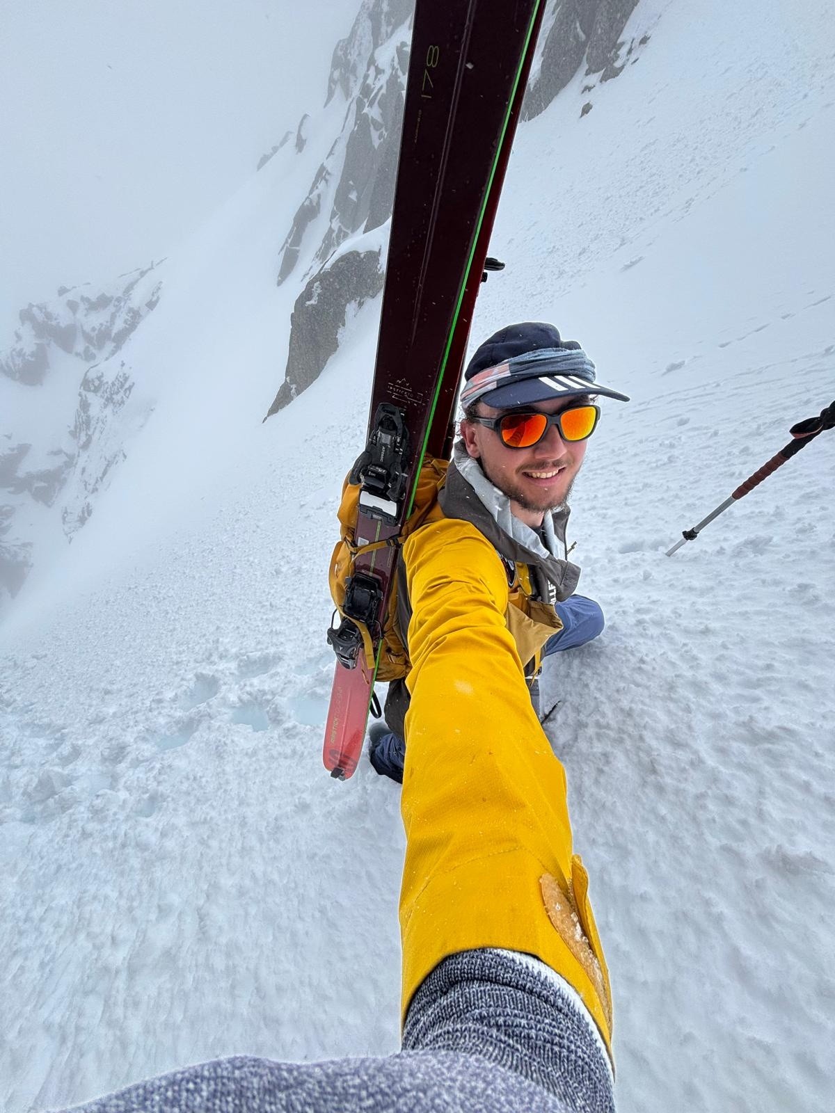 #4 Montée ski sur el dos avec un piolet Montée ski sur el dos avec un piolet