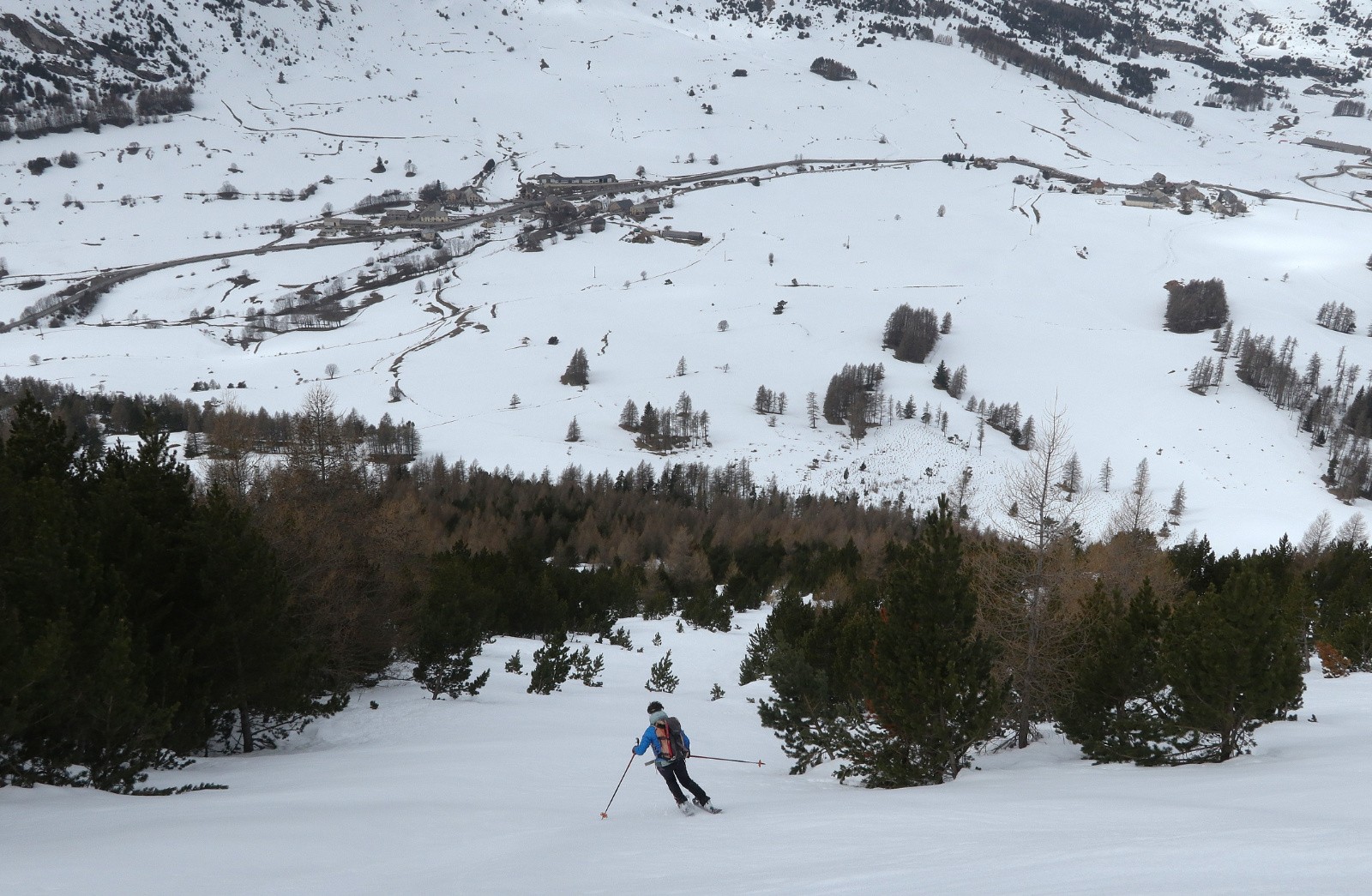 Trouée dans la forêt&nbsp;