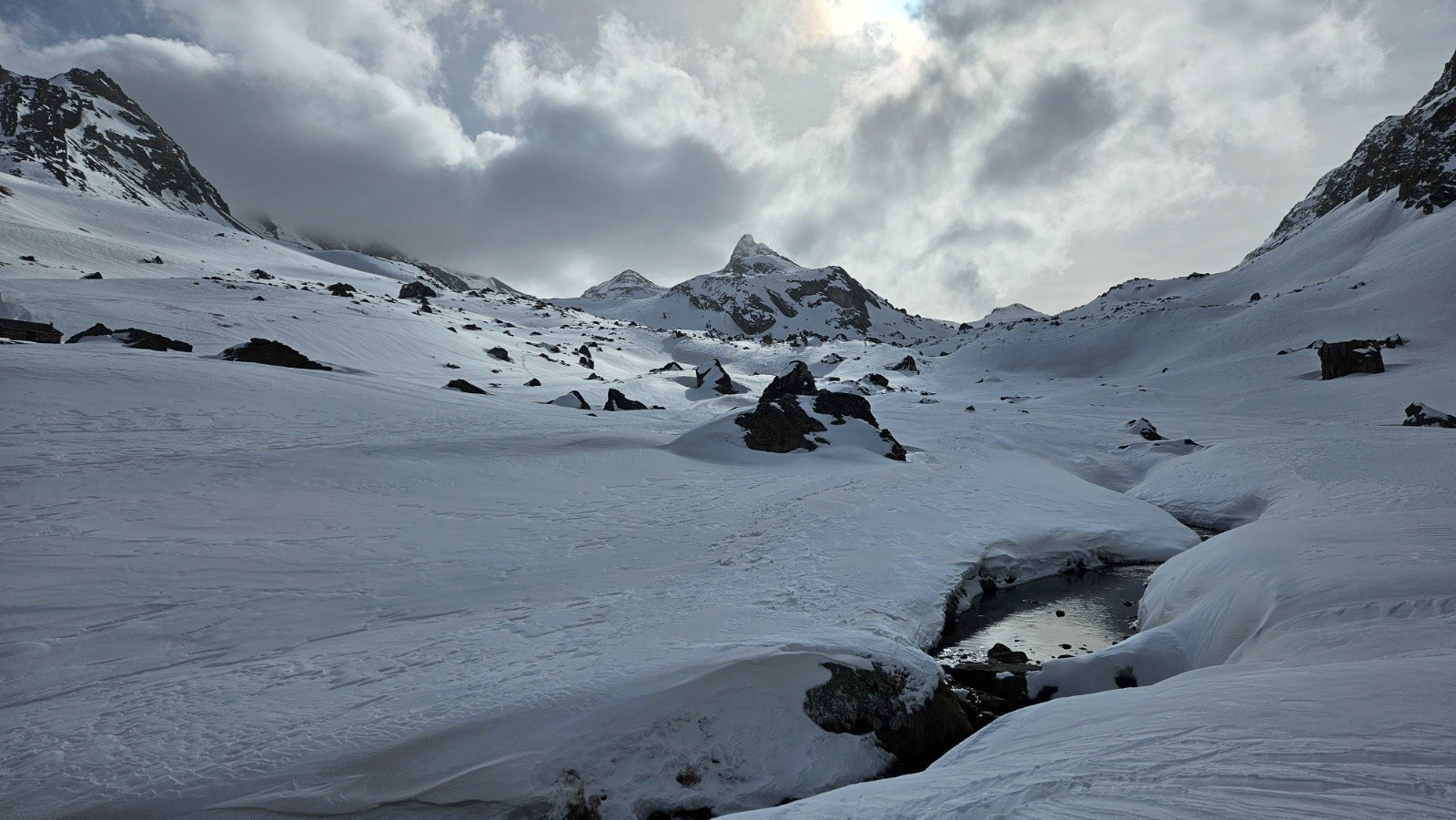 Au fond le col de Mary