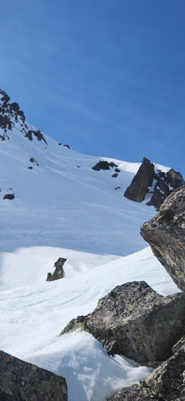 trace de psychopate dans la montée au Colon. Propre mais impossible sans couteaux