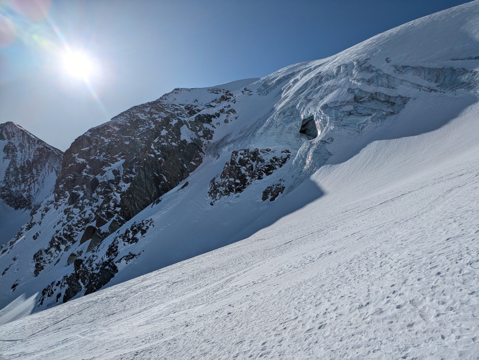 Jour 2 : Sous les séracs du glacier des Evettes, vers l'Albaron