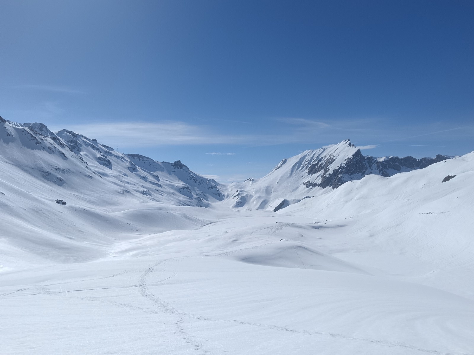 Lacs Jovet devant tête N des Fours, rocher du Bonhomme et aiguilles de la Pennaz