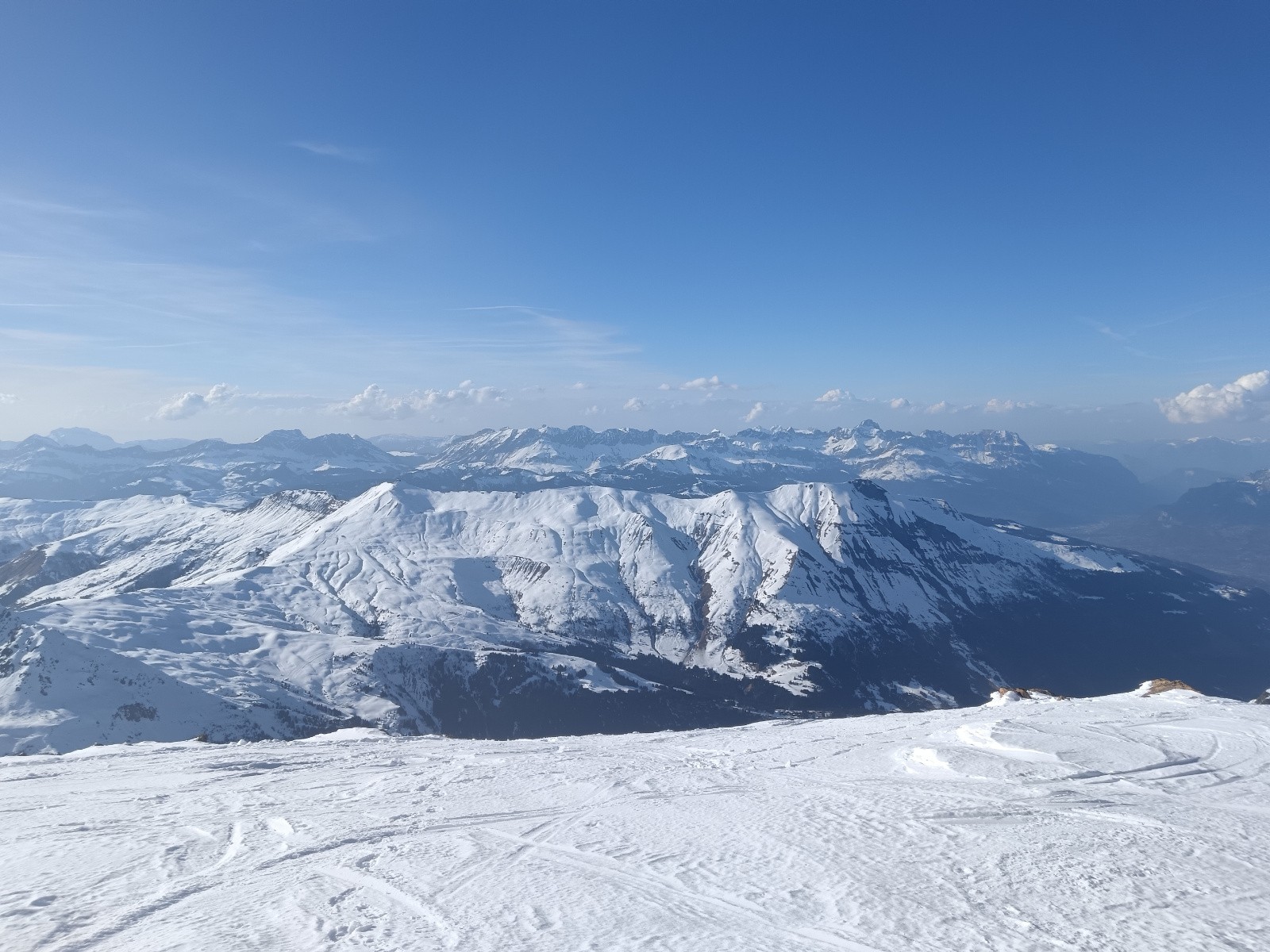 Aiguille Croche et mont Joly devant les Aravis&nbsp;