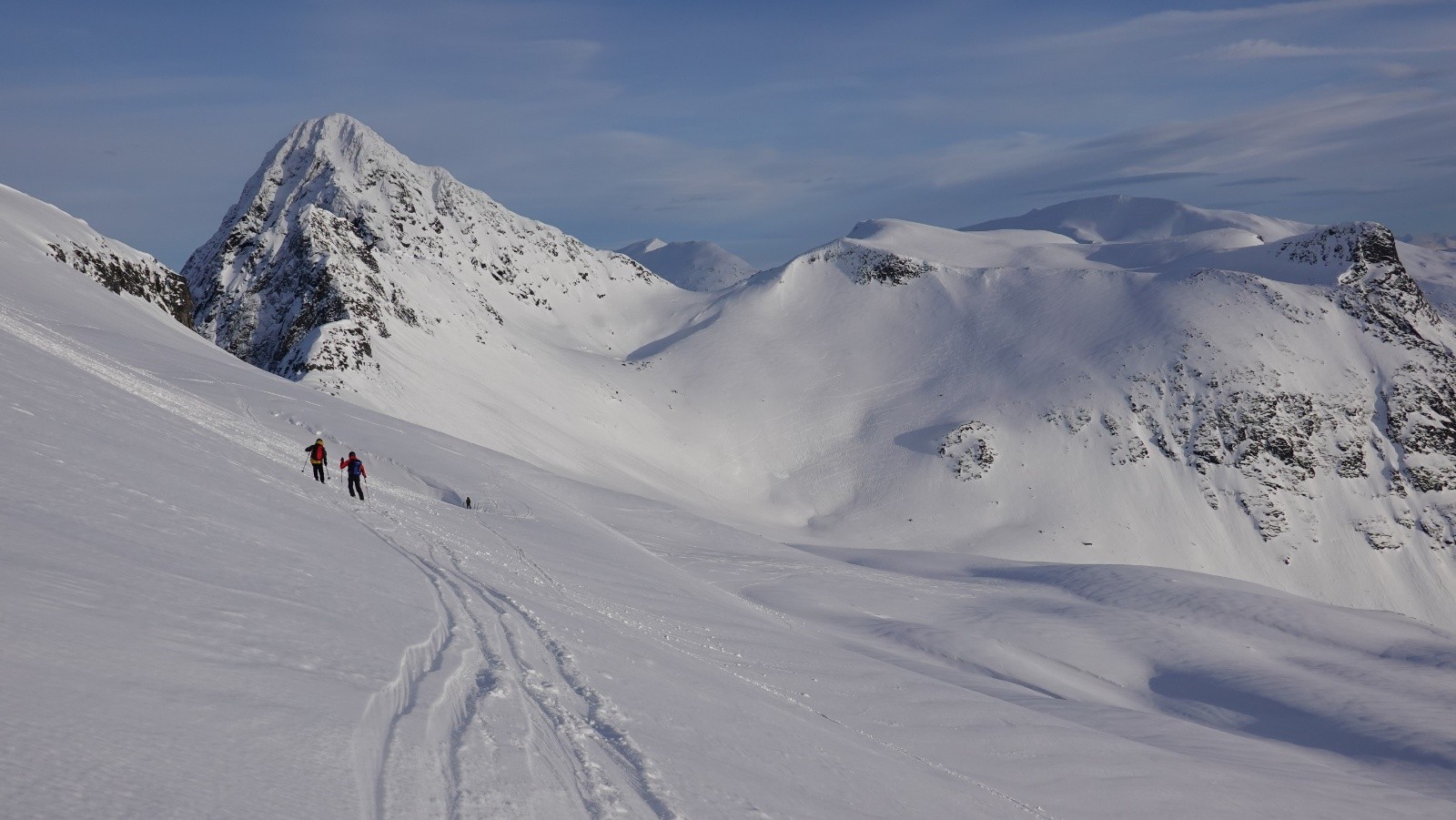 Descente sur fond de Stormoa