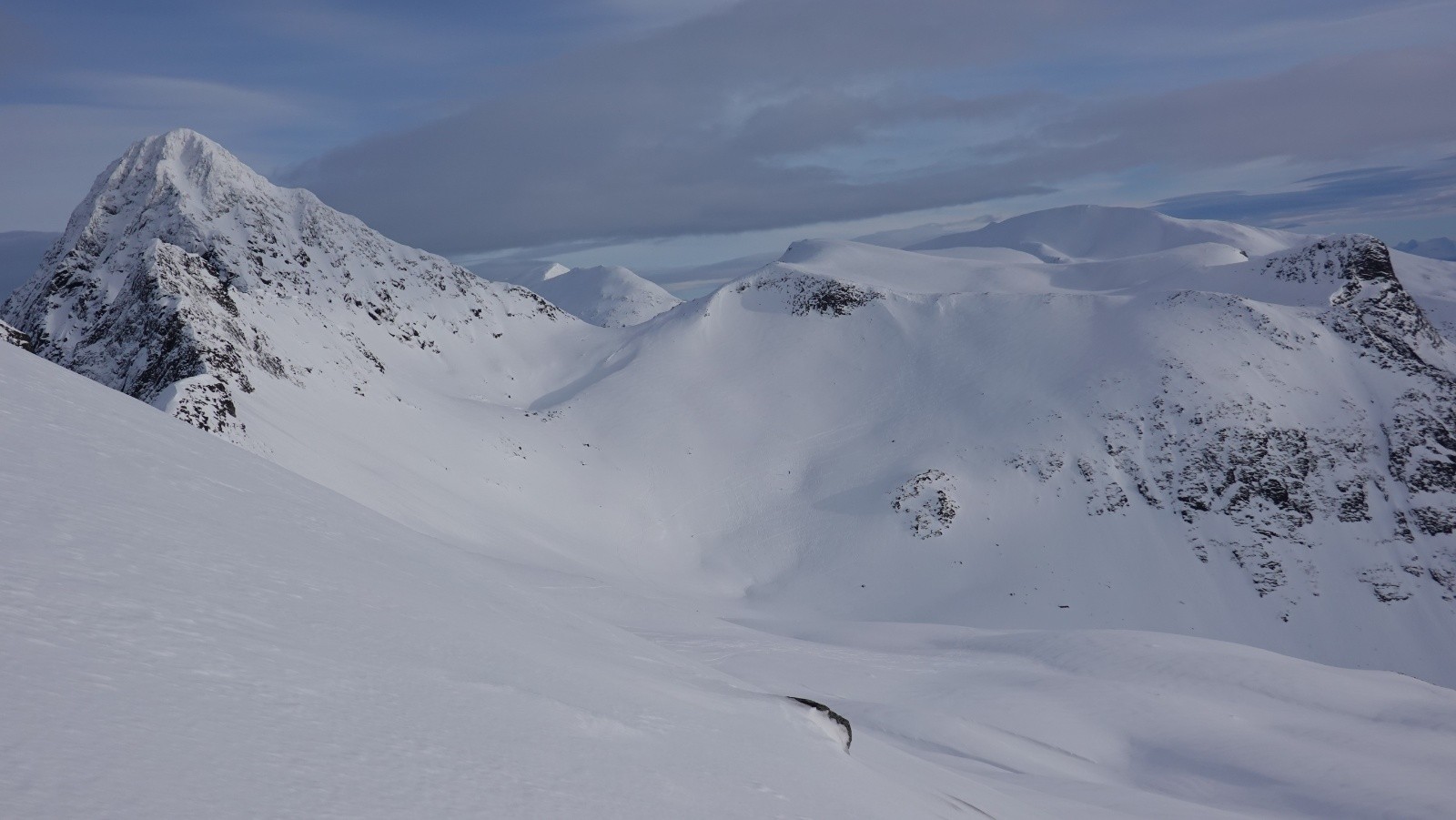 Panorama depuis le Stormoa et le Krokelvtinden gravi le matin