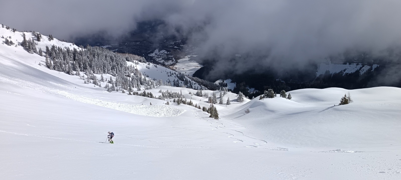 &nbsp;Dans le rétro en montant, Gresse au fond&nbsp;