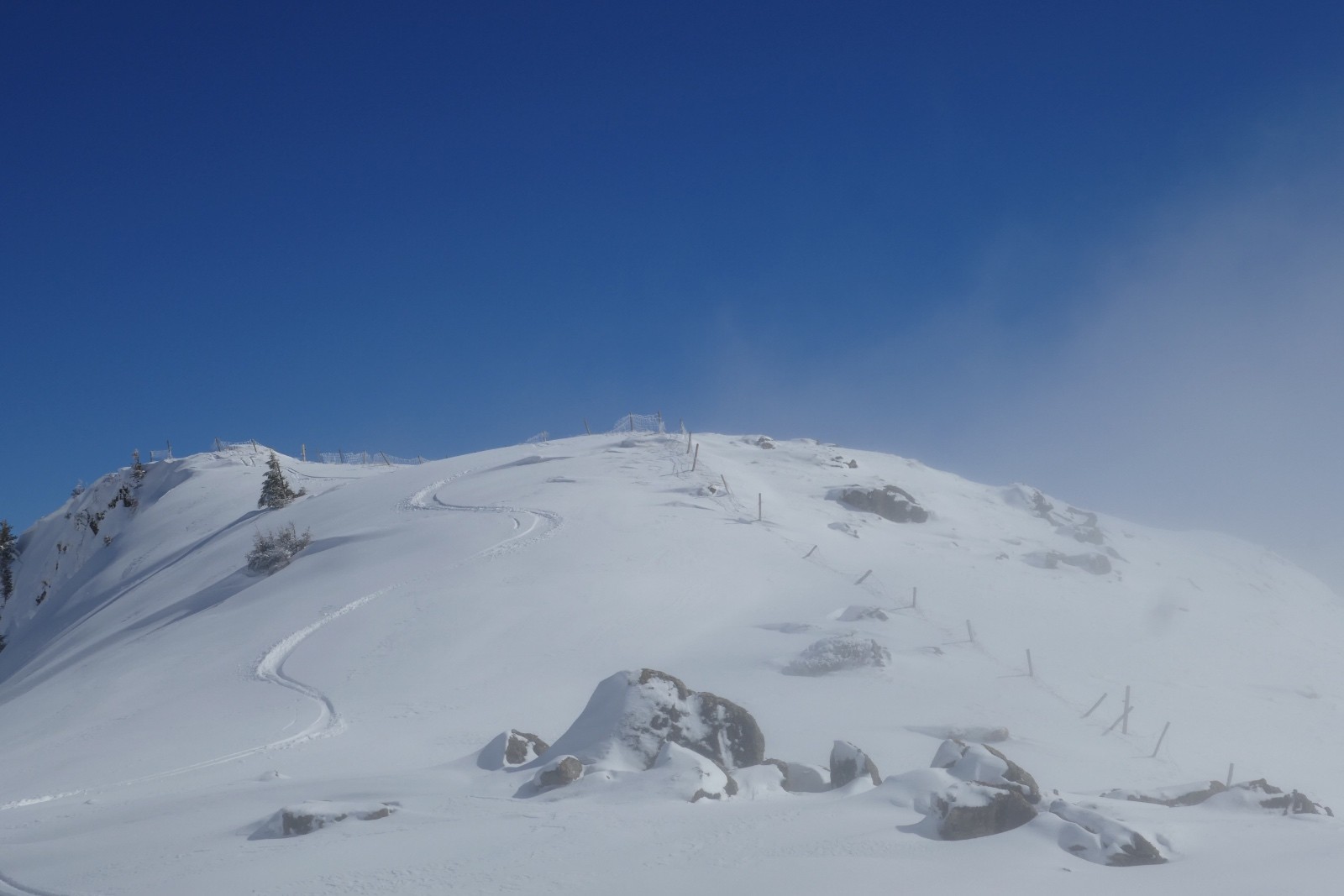 Petite redescente vers le Col Ratti