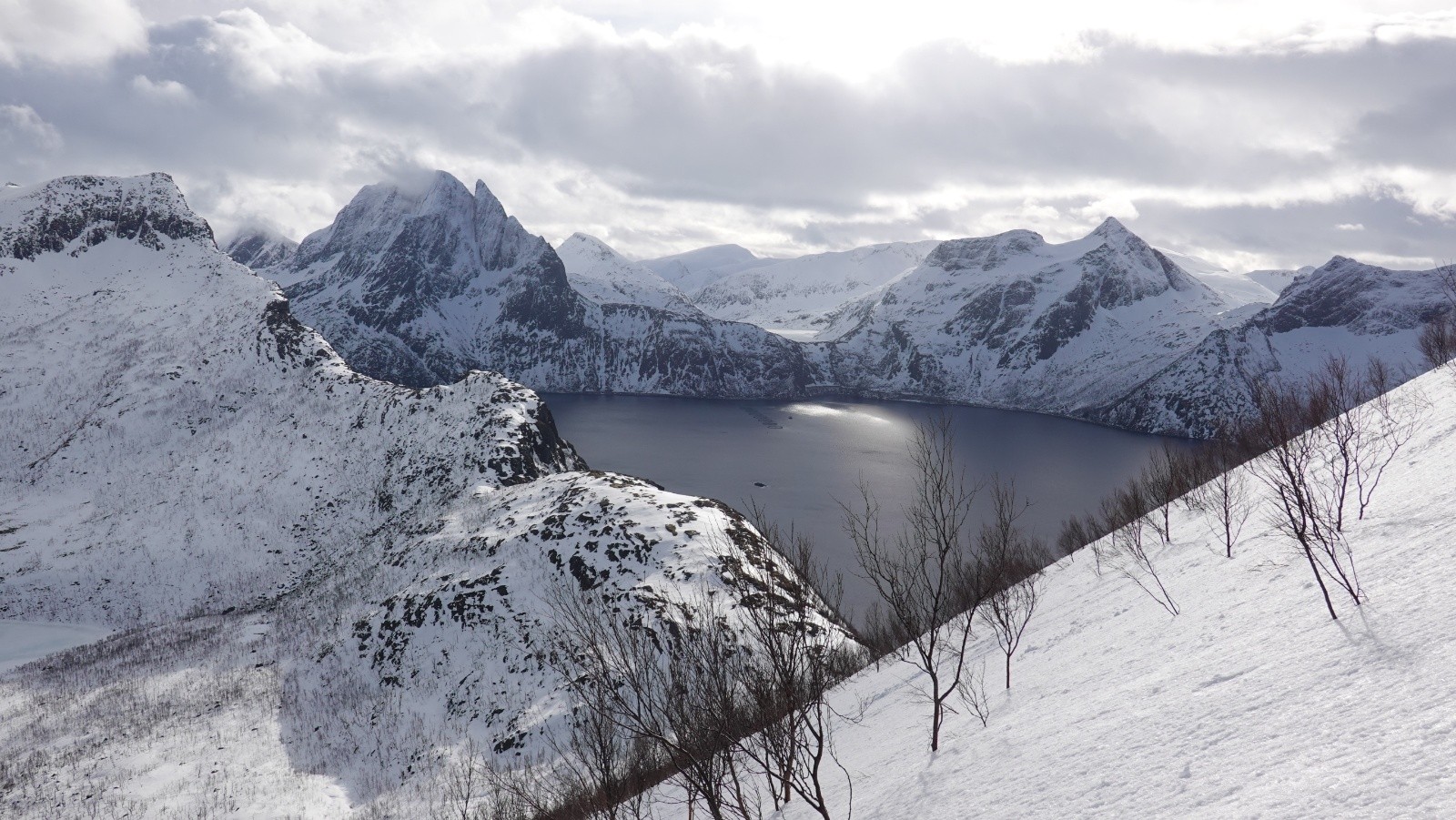 Panorama sur le Breidtinden, point culminant de l'ile de Senja (1001m)