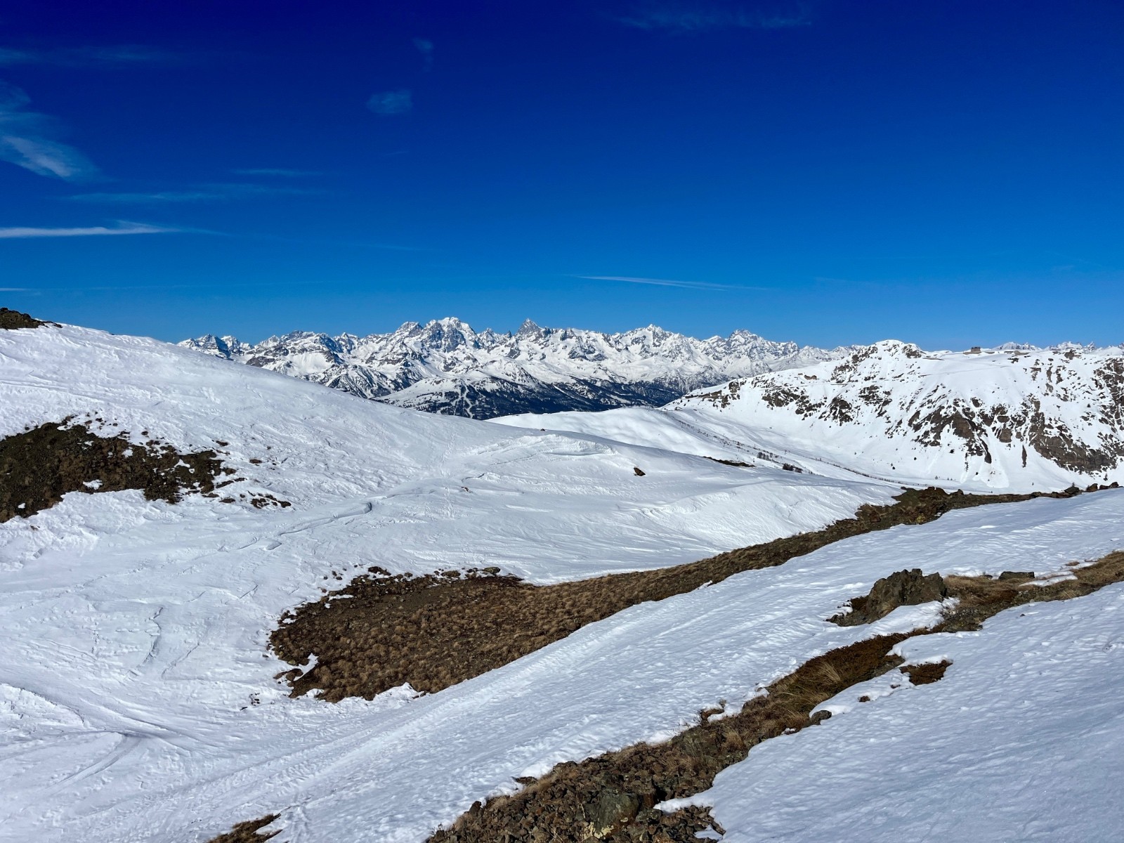&nbsp;Vue sur les Ecrins depuis la crête du Chenaillet