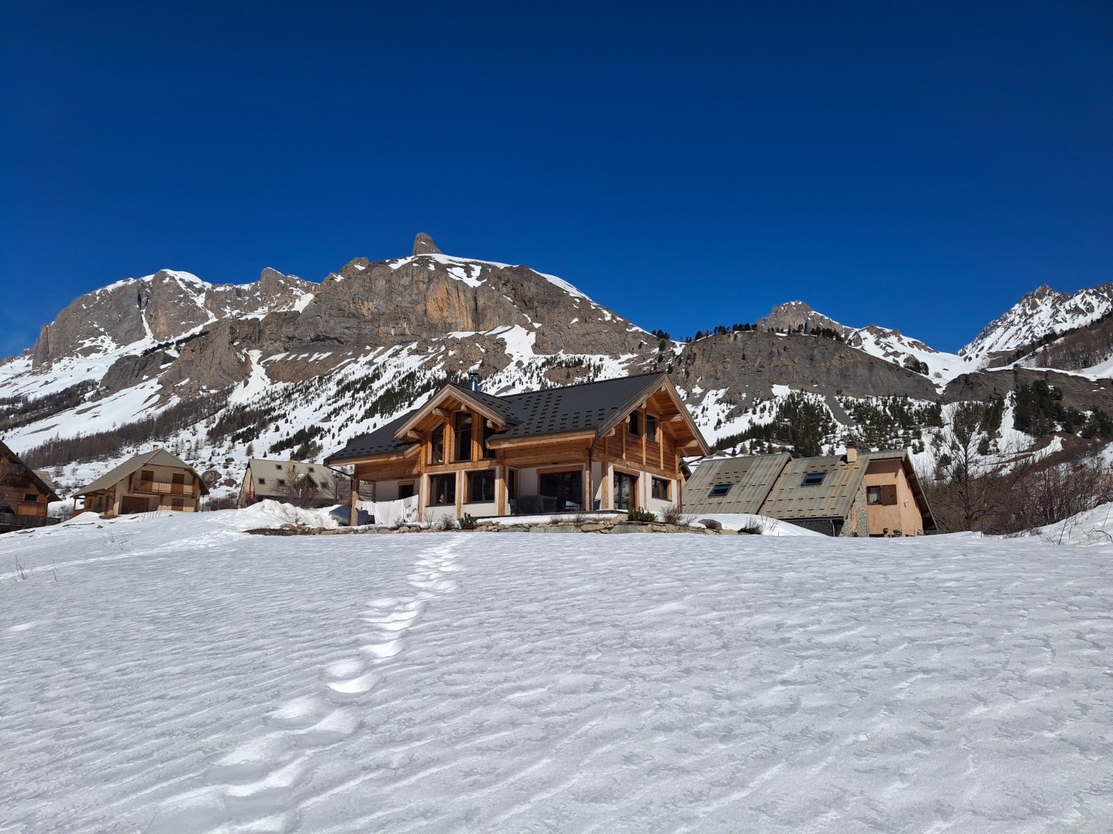 &nbsp;On arrive àla maison skis aux pieds&nbsp;