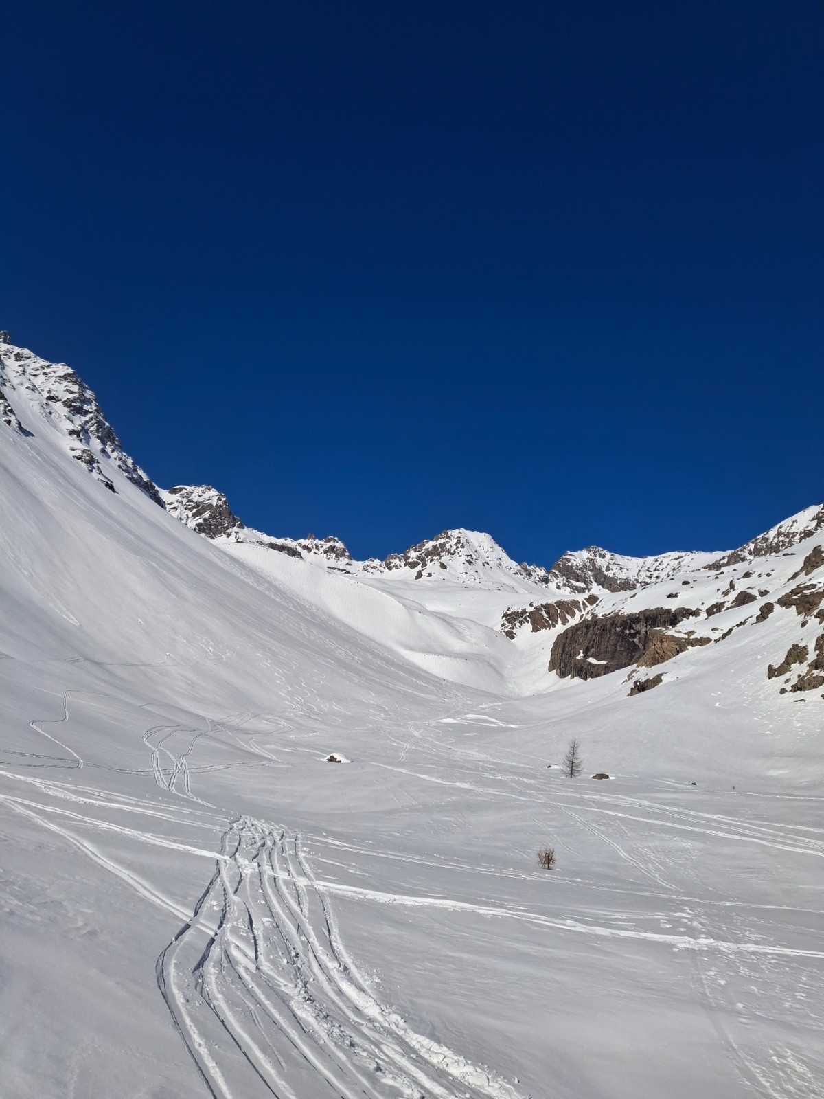 &nbsp;Tête des vallons au loin